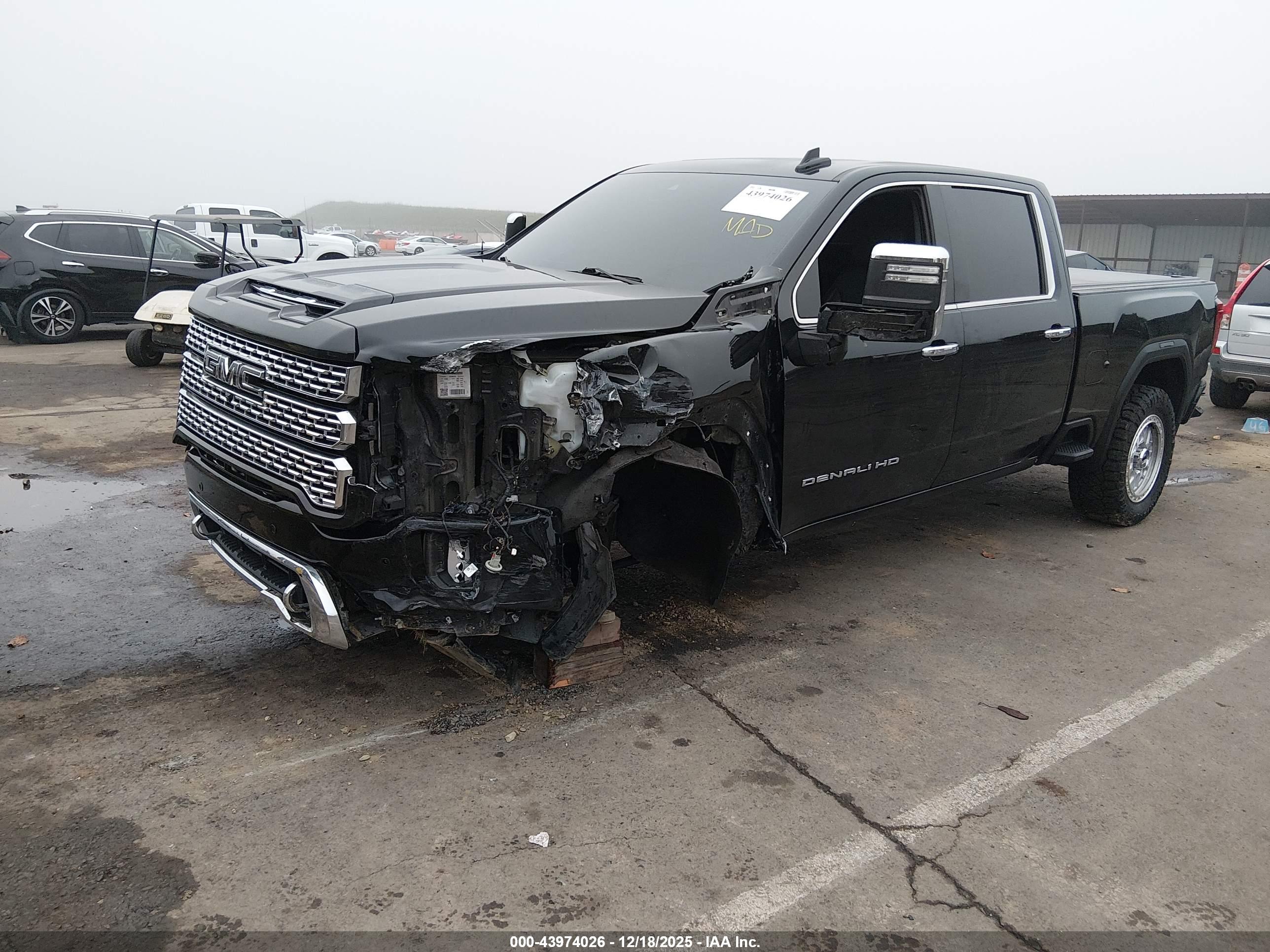 GMC SIERRA image 2