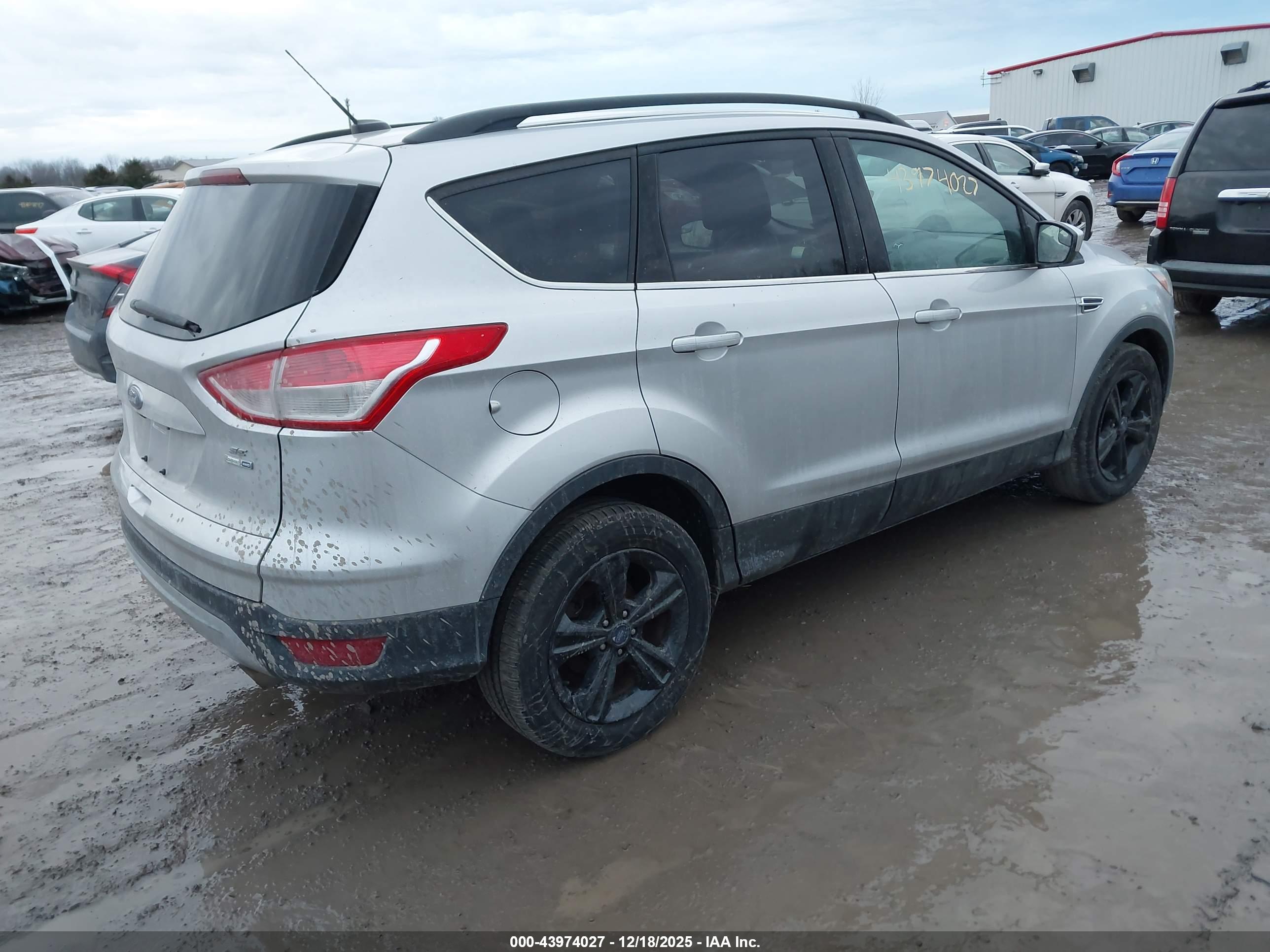 FORD ESCAPE image 4