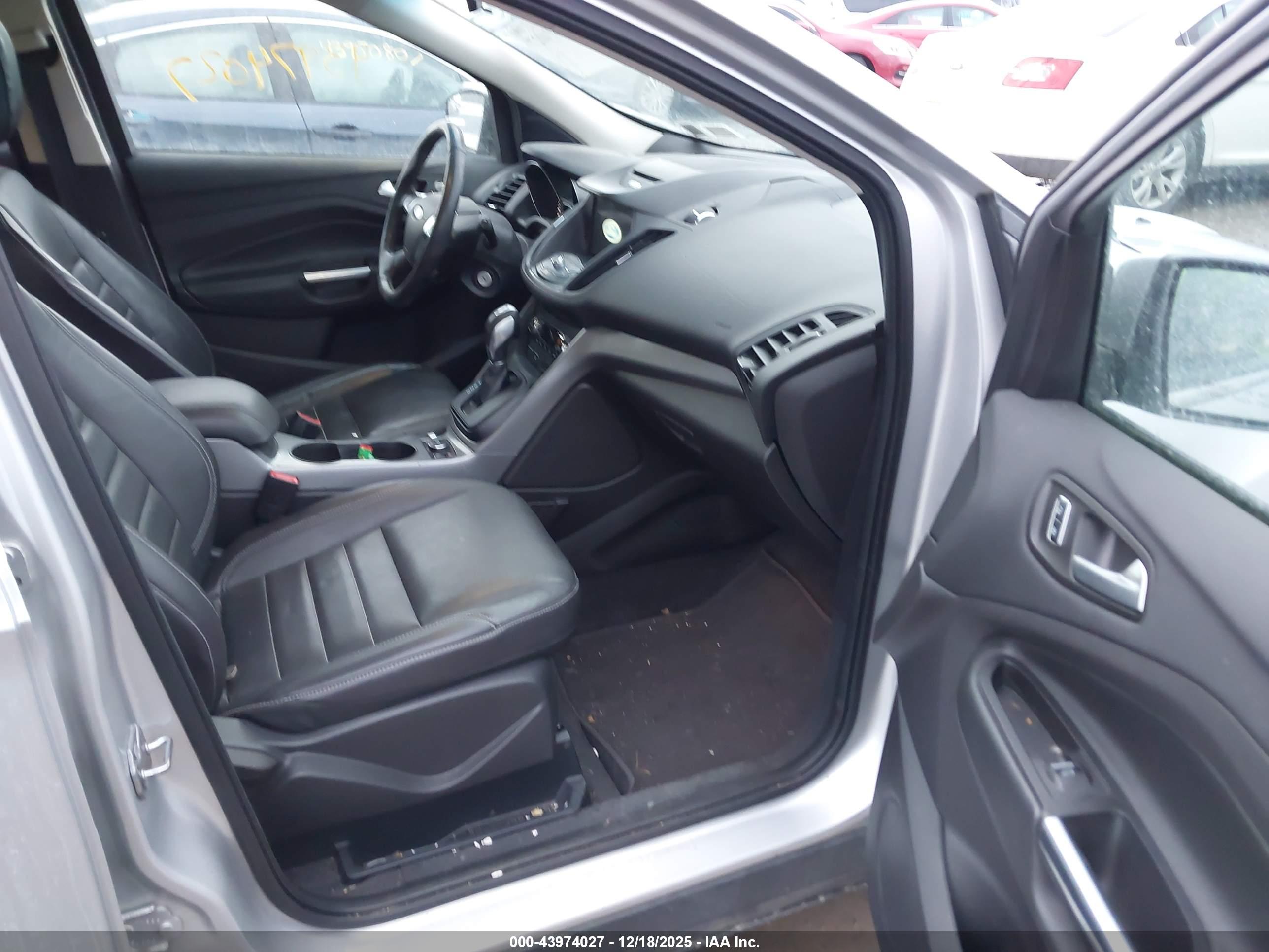 FORD ESCAPE image 5