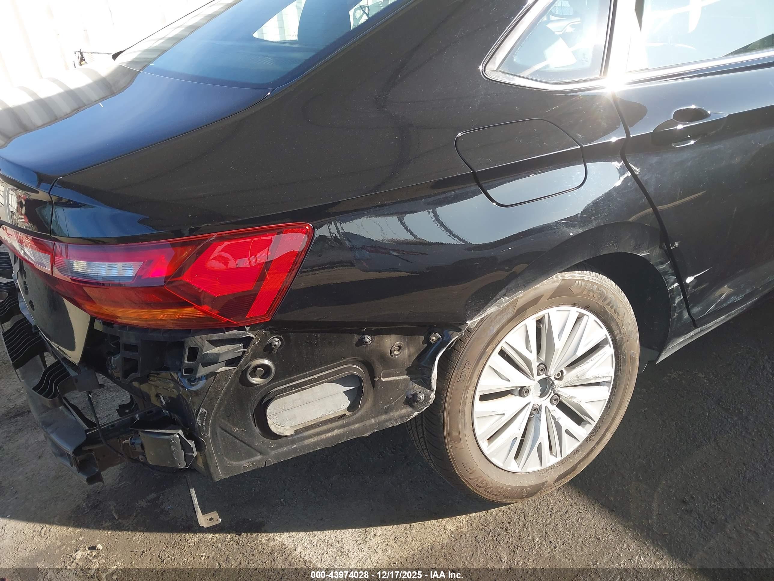 VOLKSWAGEN JETTA image 6