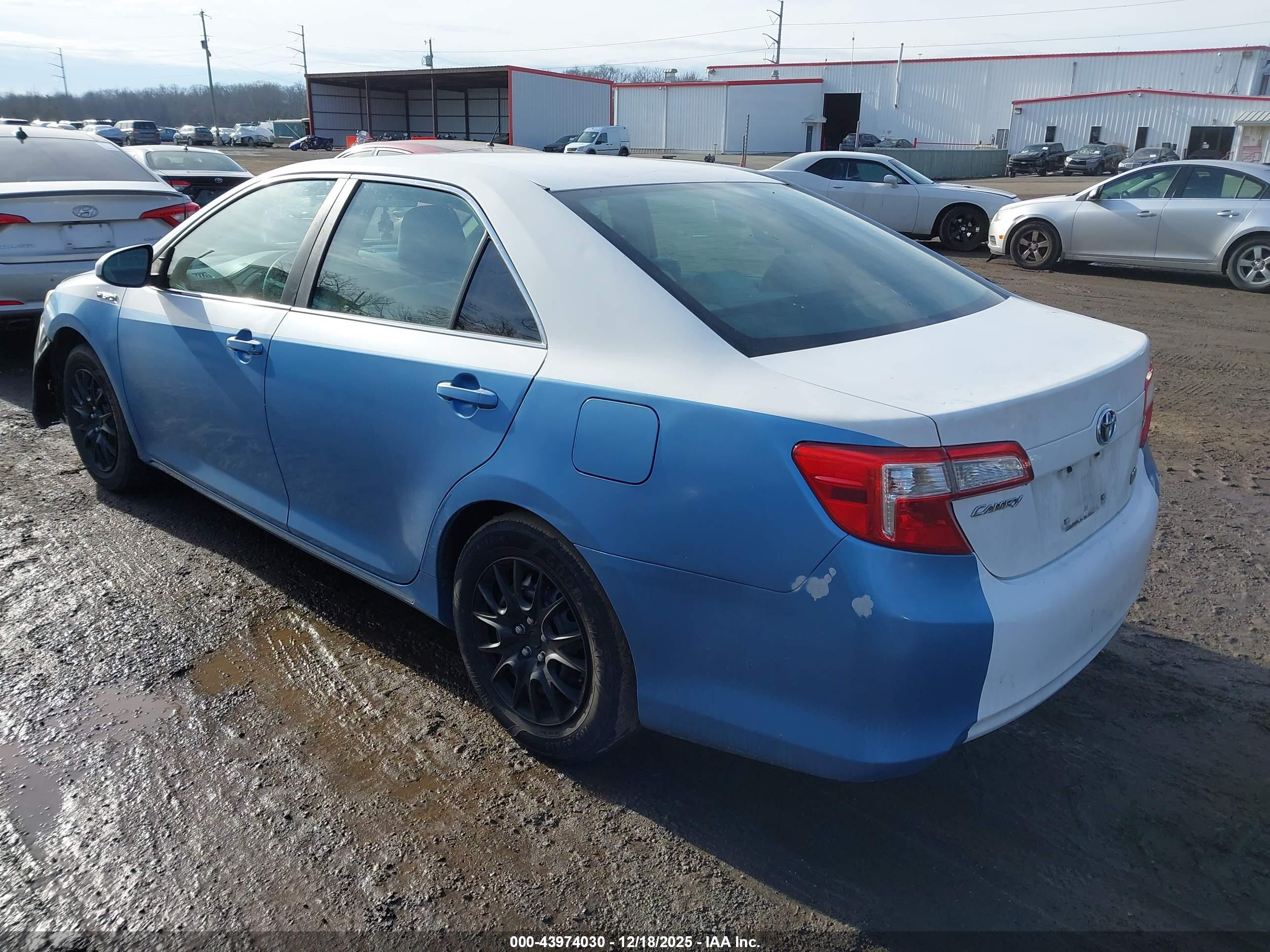 TOYOTA CAMRY image 3