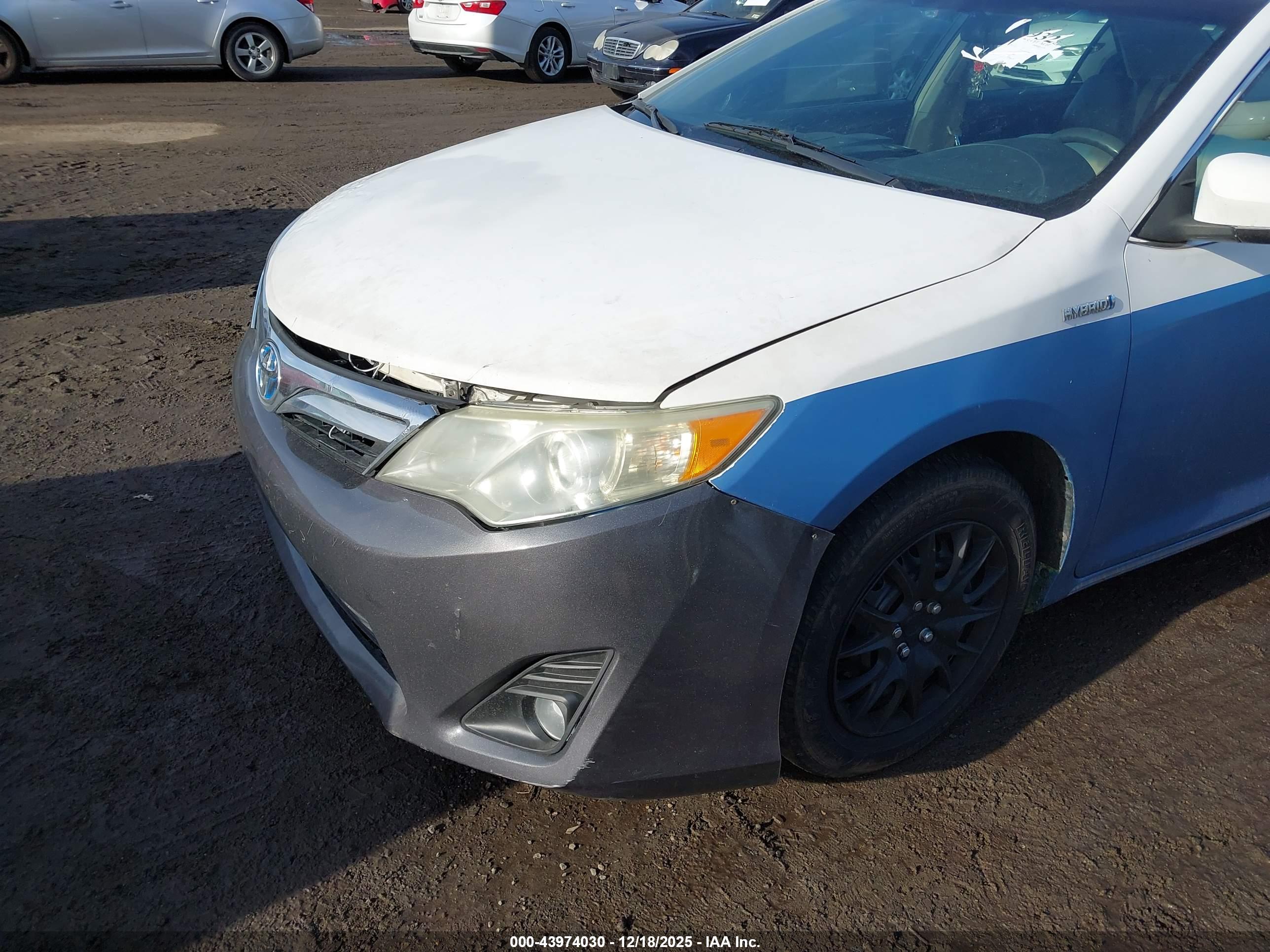 TOYOTA CAMRY image 6