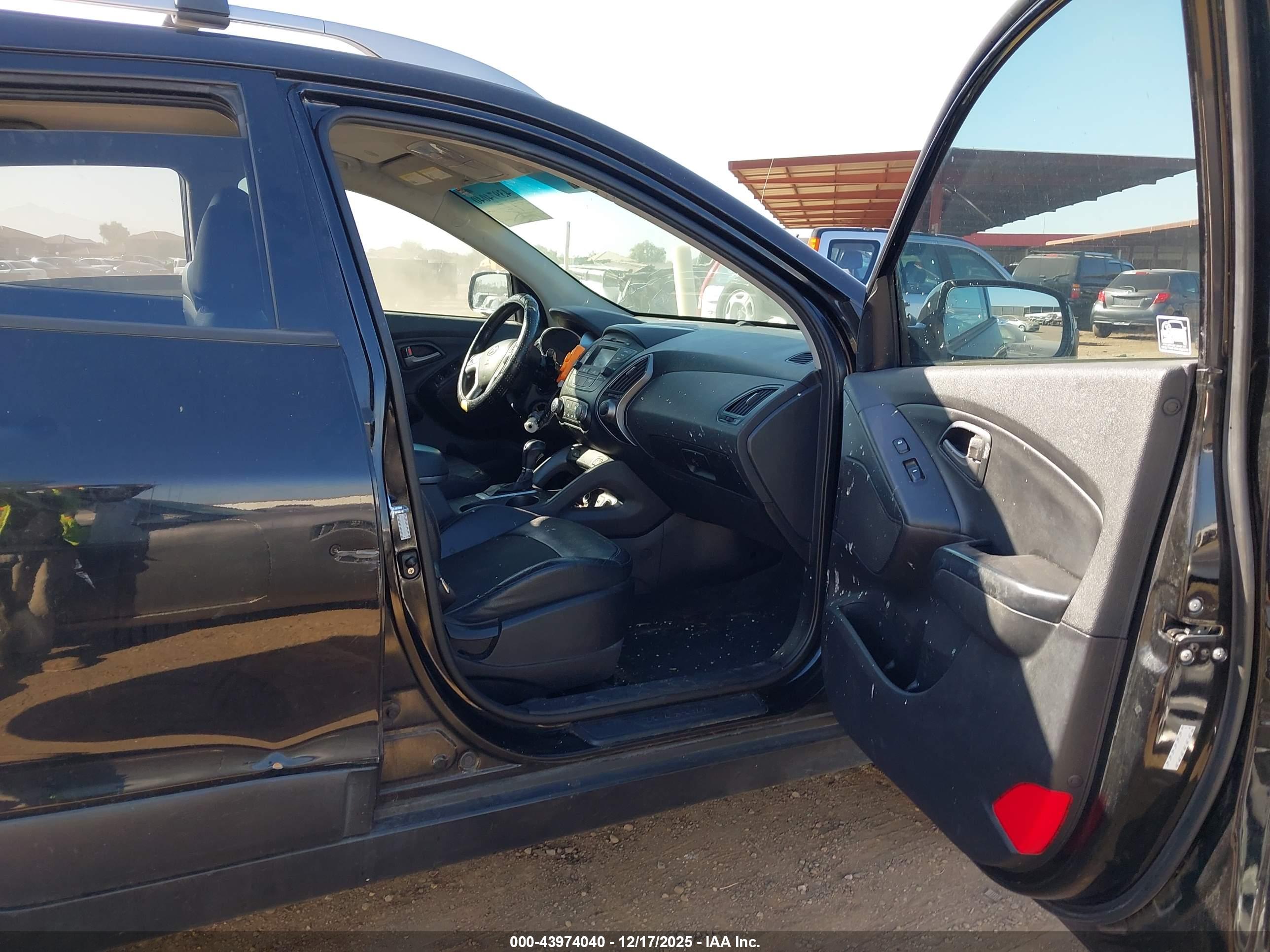 HYUNDAI TUCSON image 5
