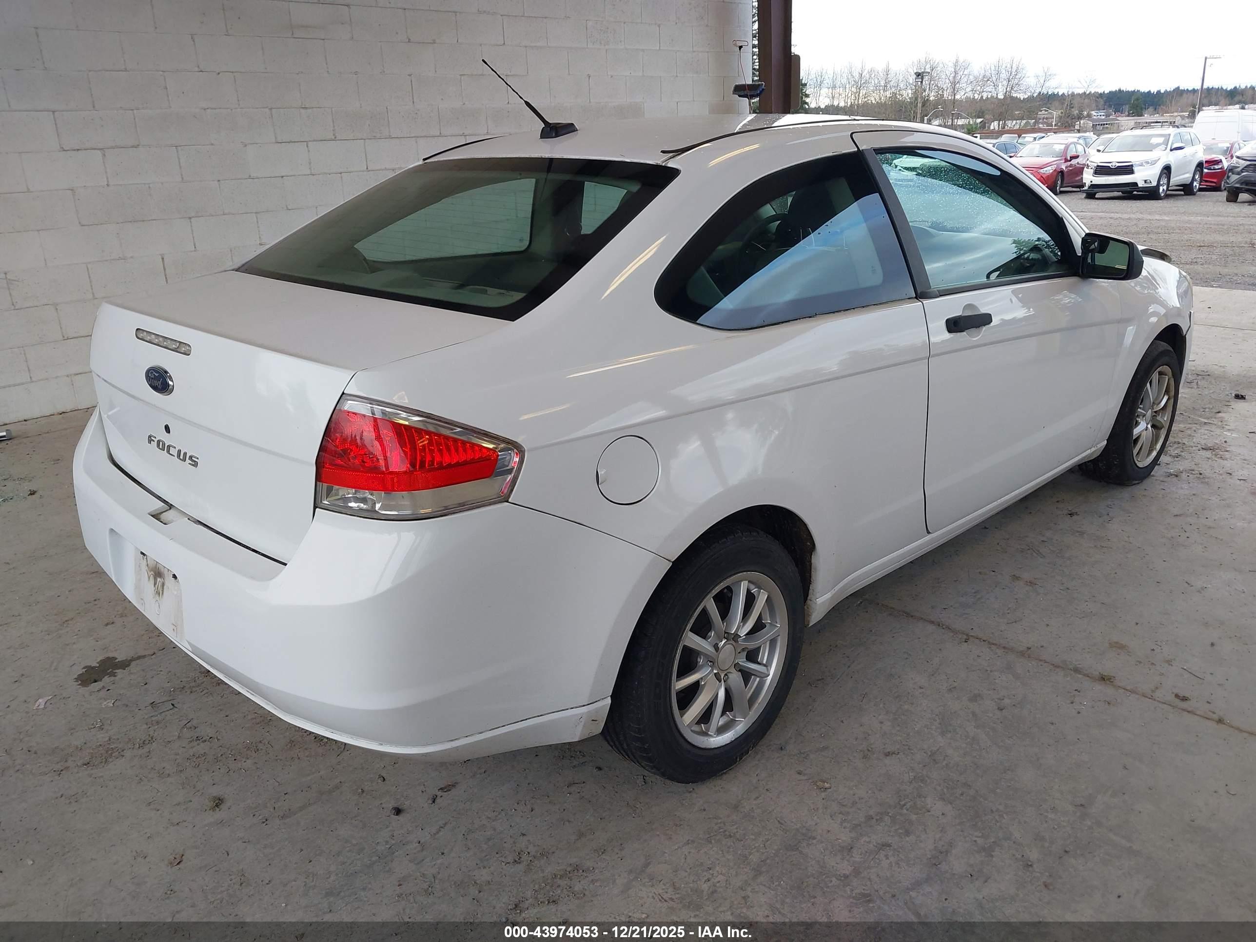 FORD FOCUS image 4