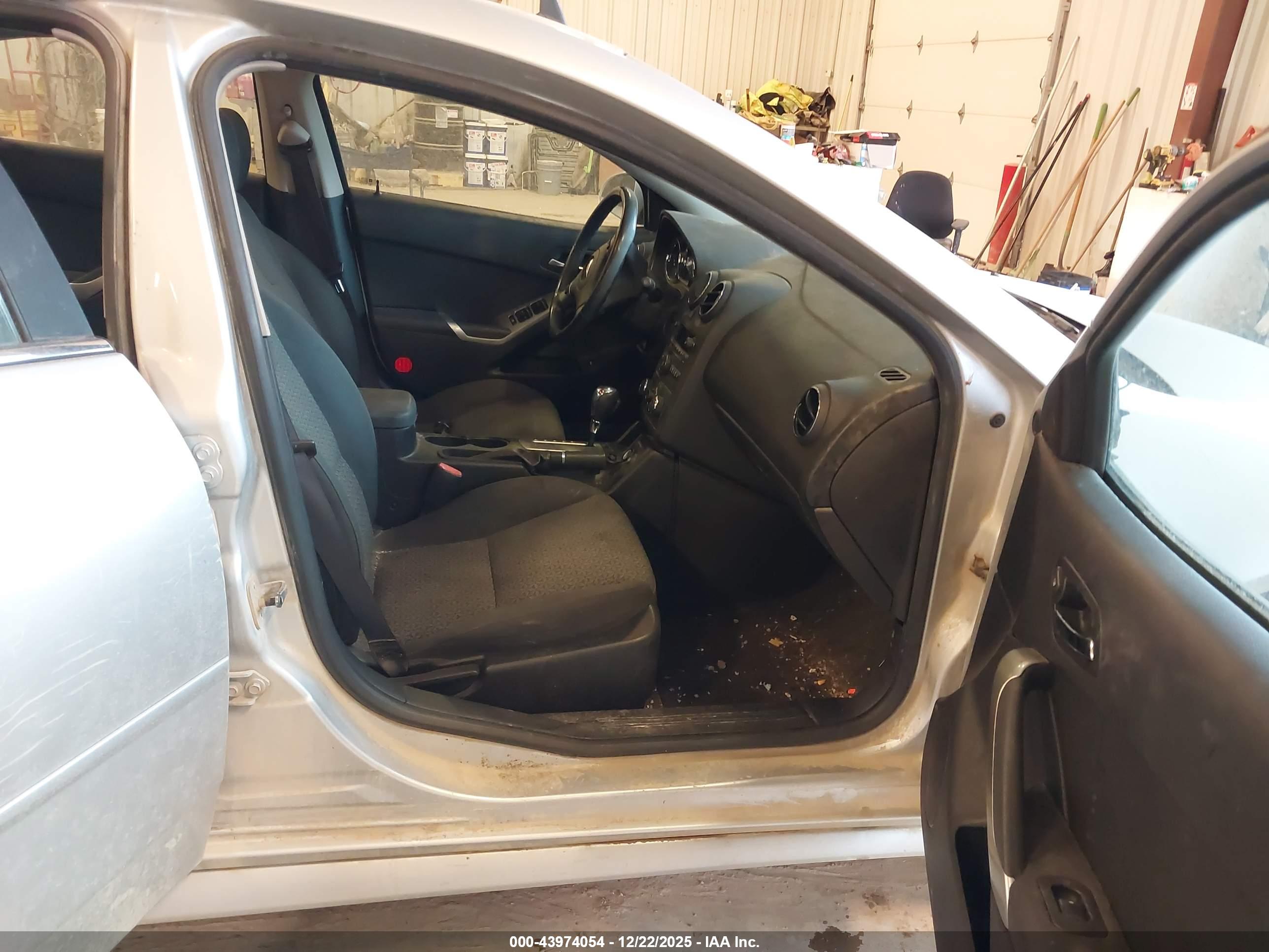 PONTIAC G6 image 5