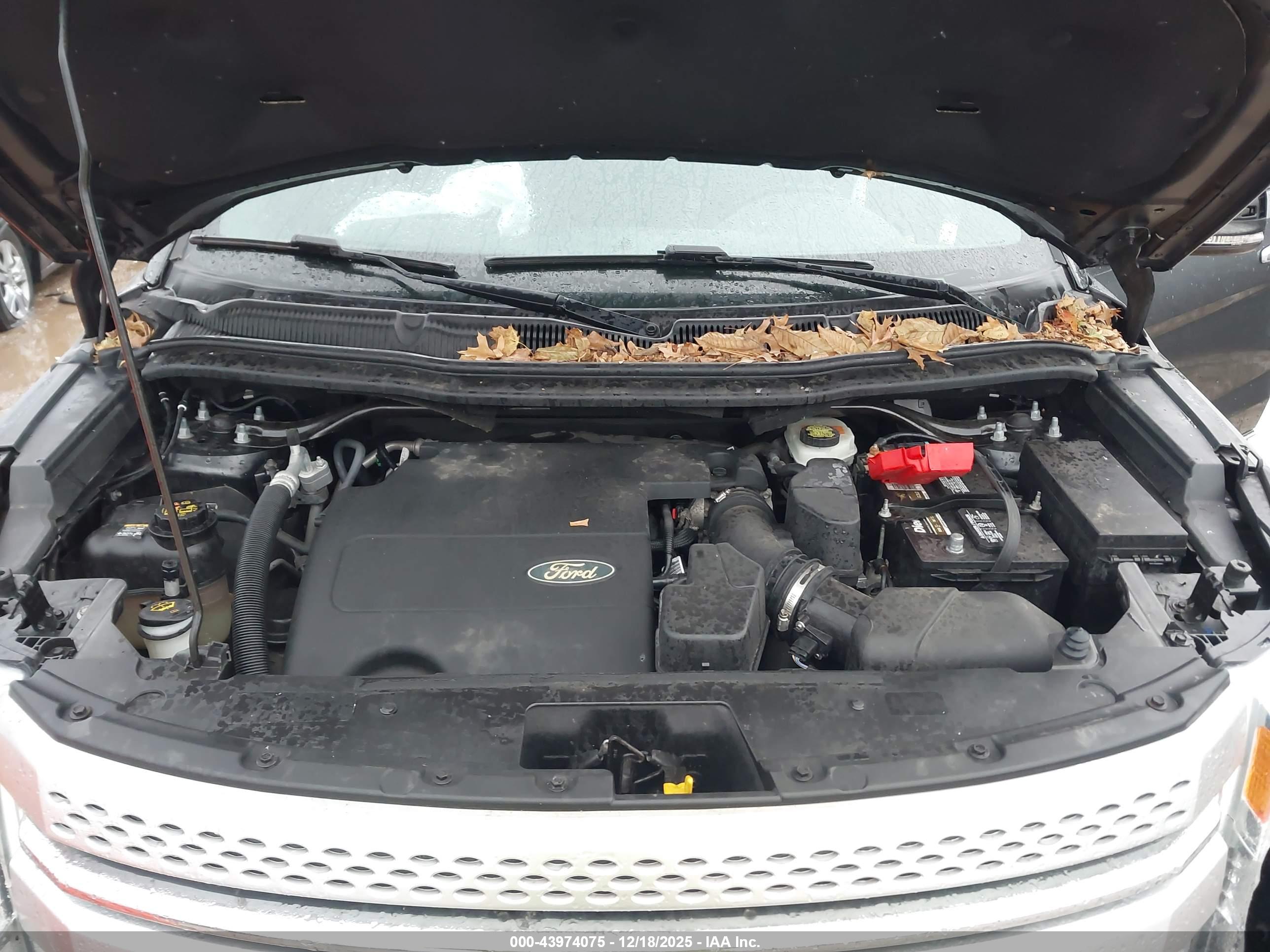 FORD EXPLORER image 10
