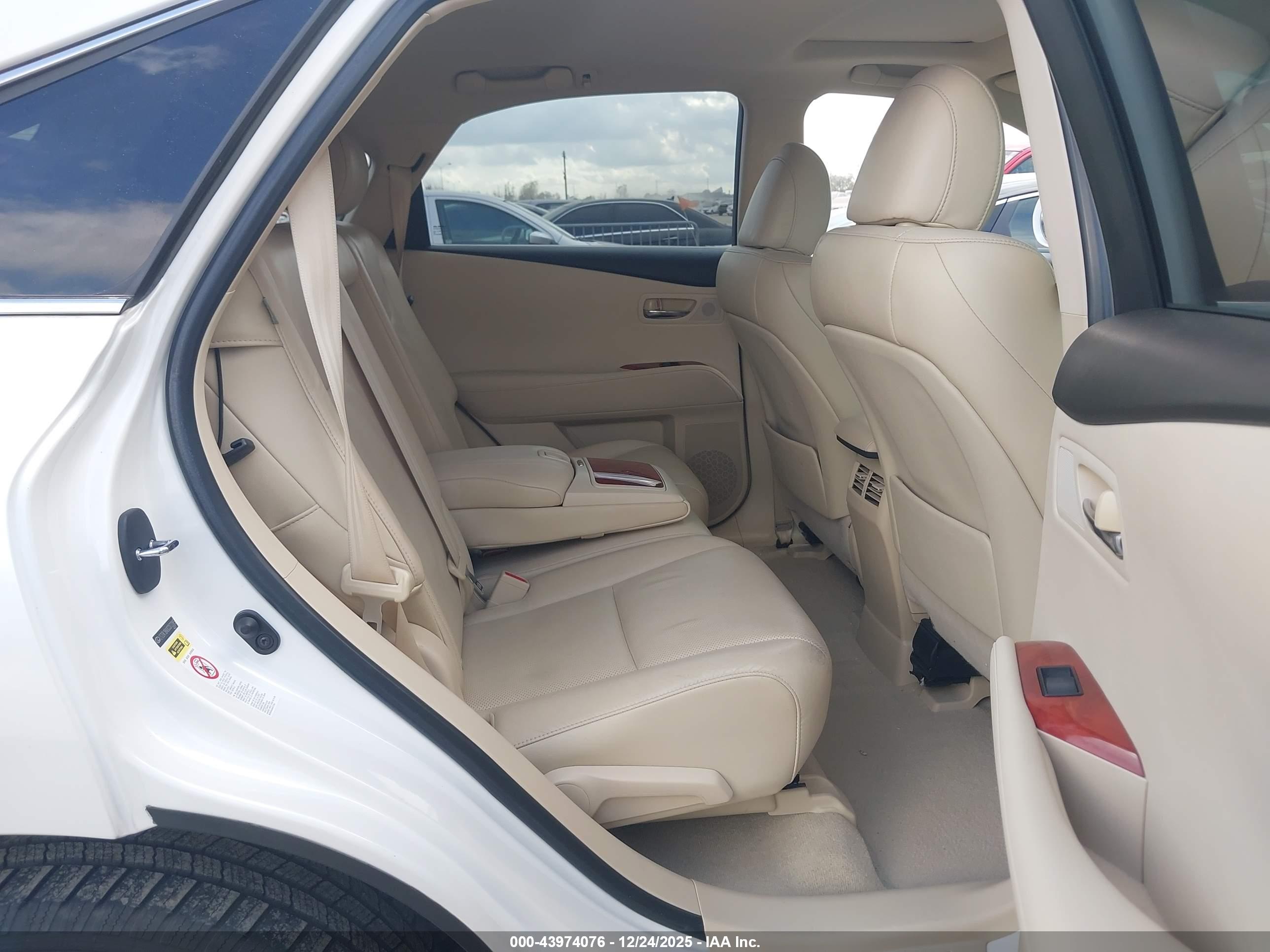 LEXUS RX image 8