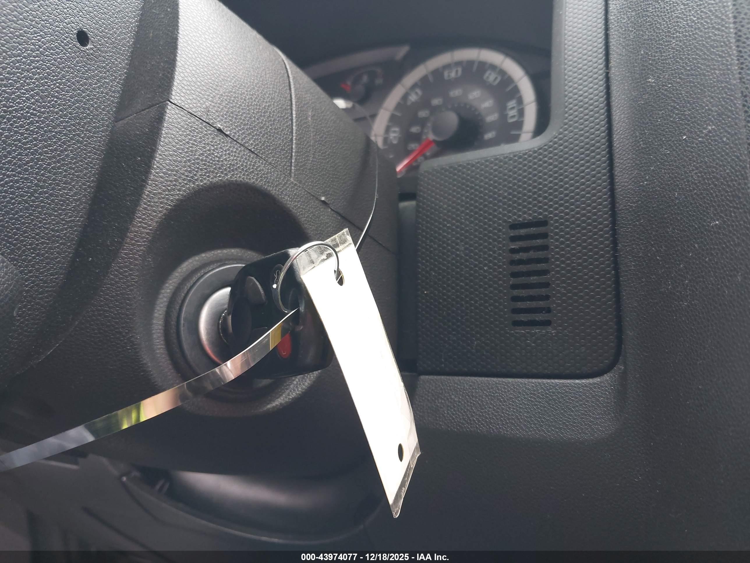 FORD ESCAPE image 11