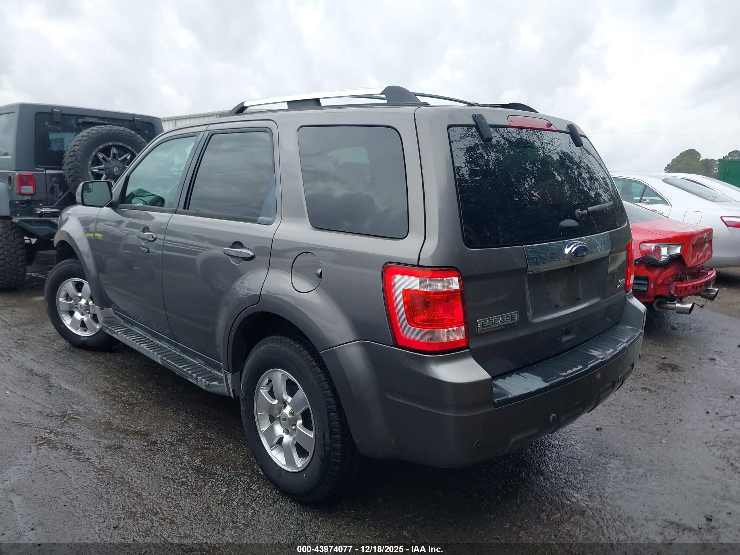 FORD ESCAPE image 3