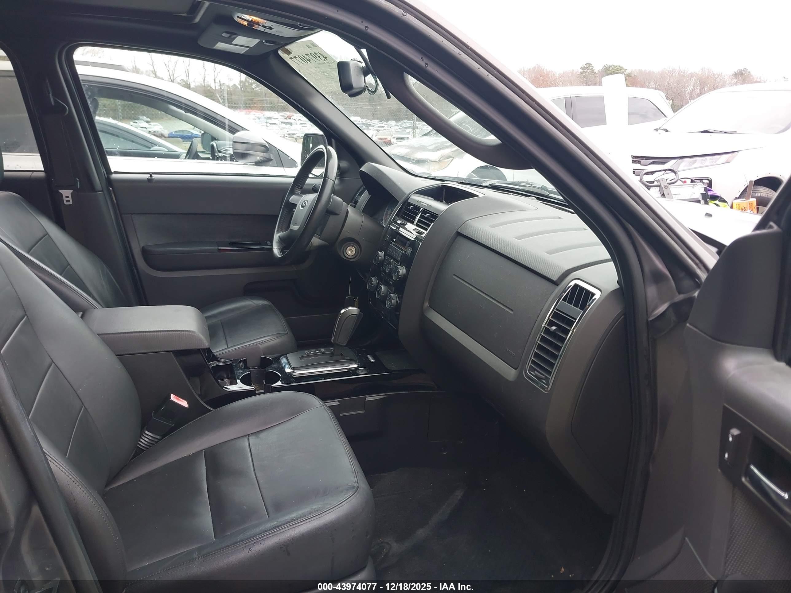 FORD ESCAPE image 5