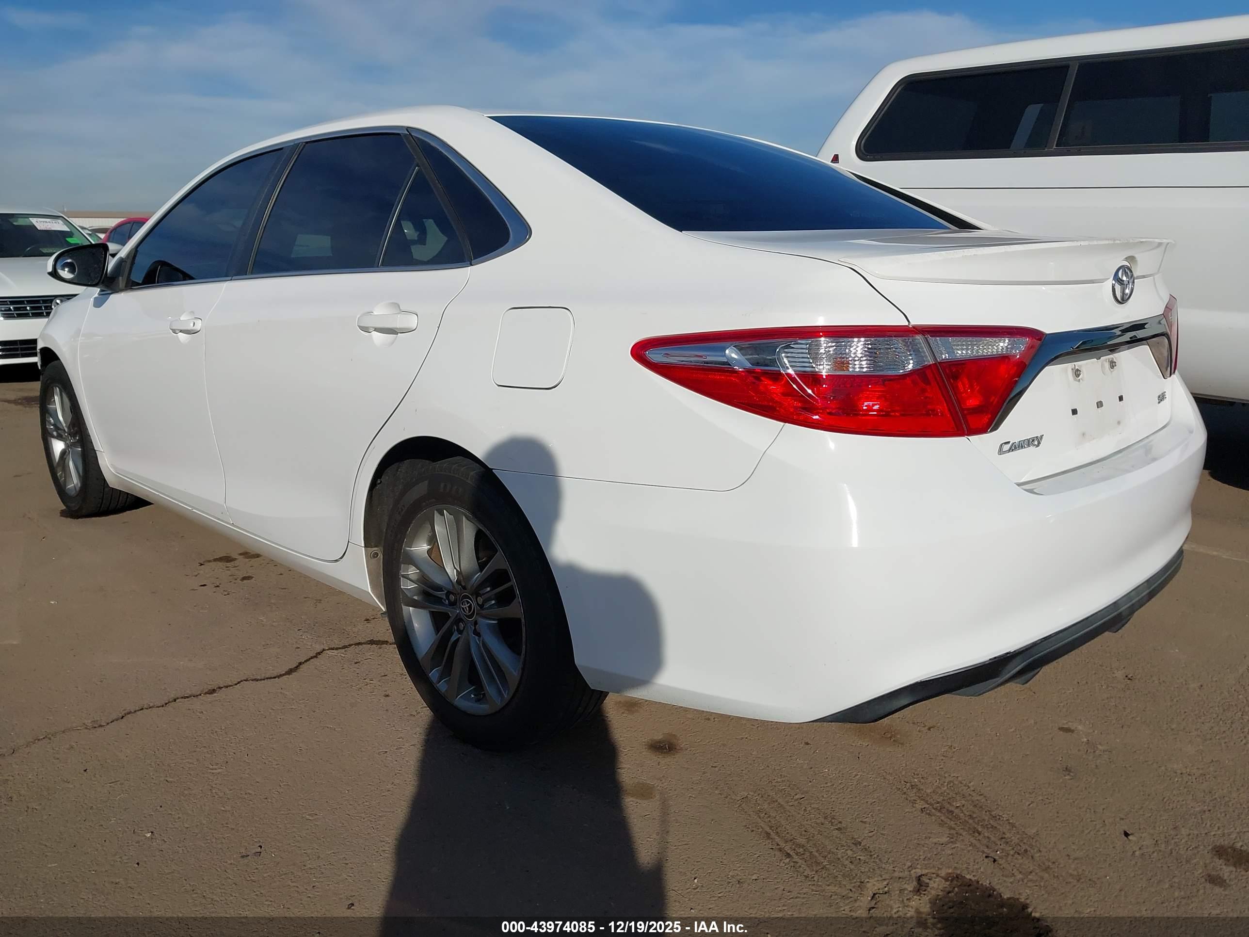 TOYOTA CAMRY image 3