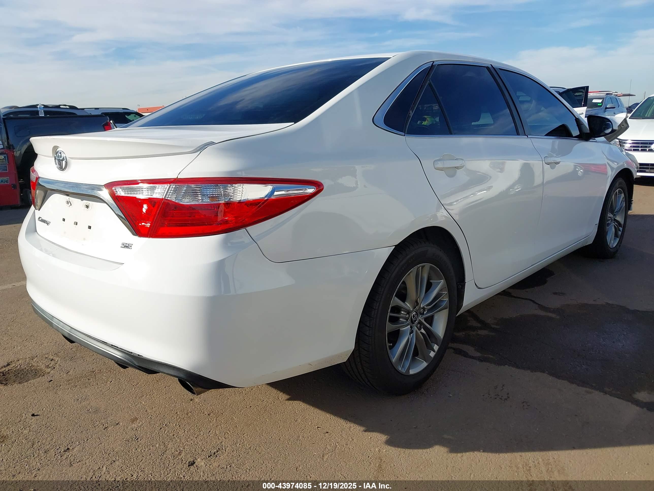 TOYOTA CAMRY image 4