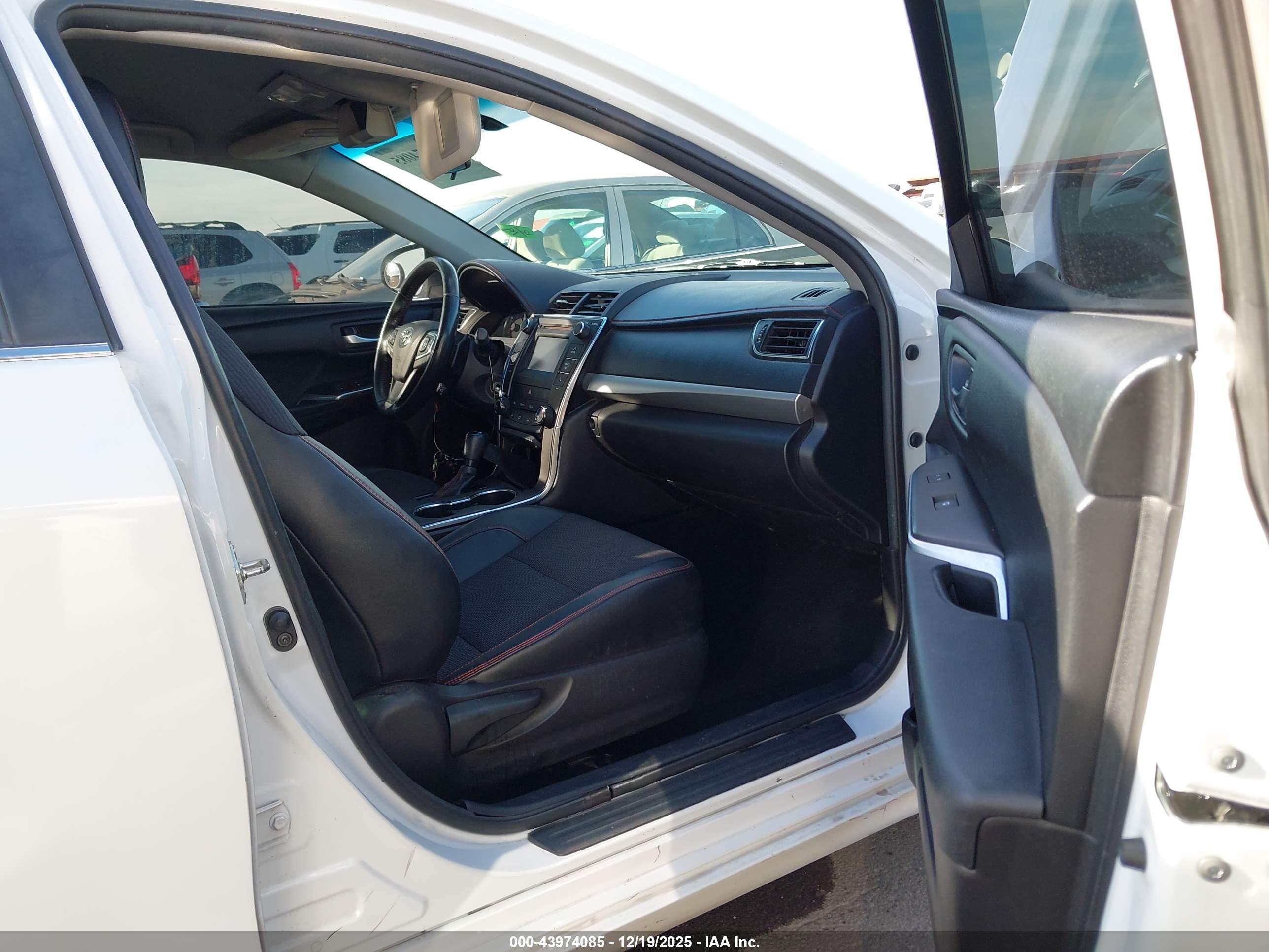 TOYOTA CAMRY image 5