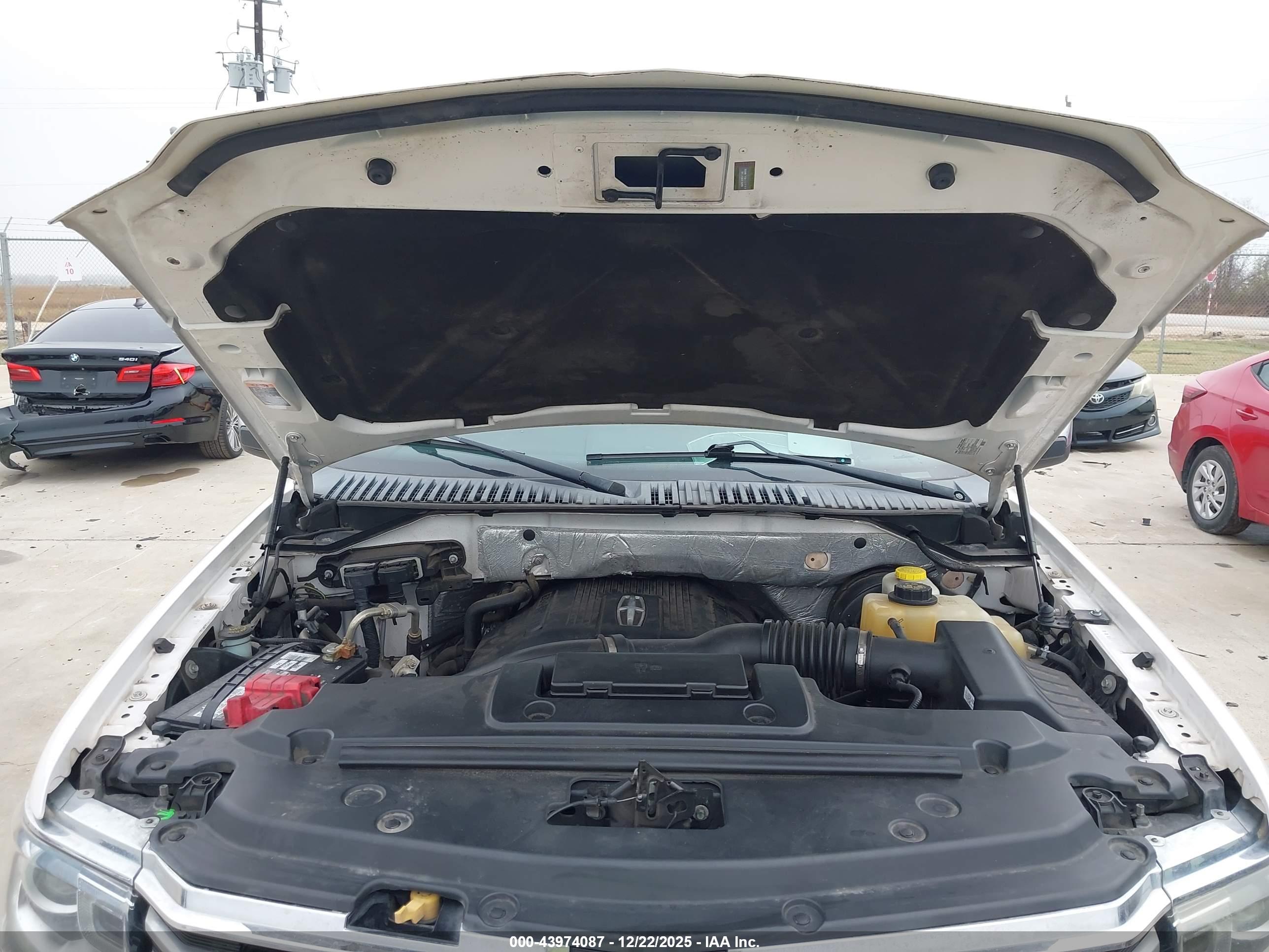 LINCOLN NAVIGATOR image 10