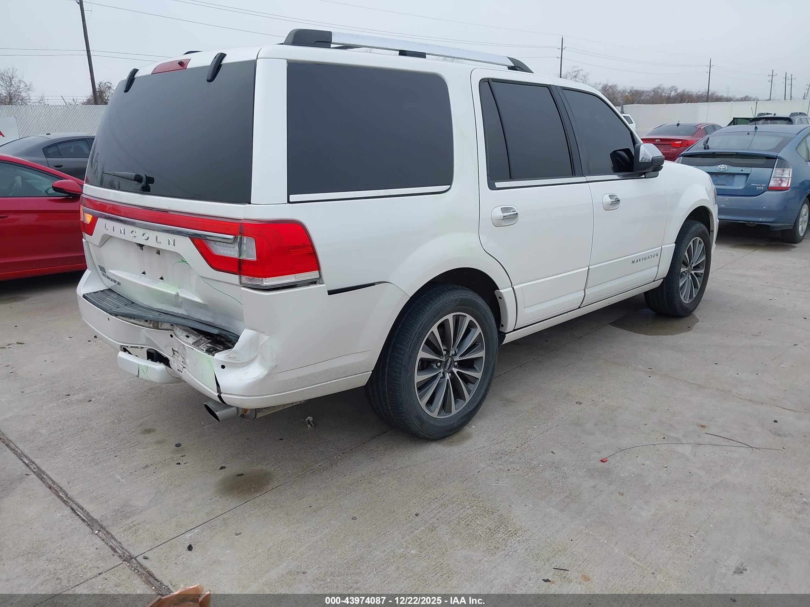 LINCOLN NAVIGATOR image 4