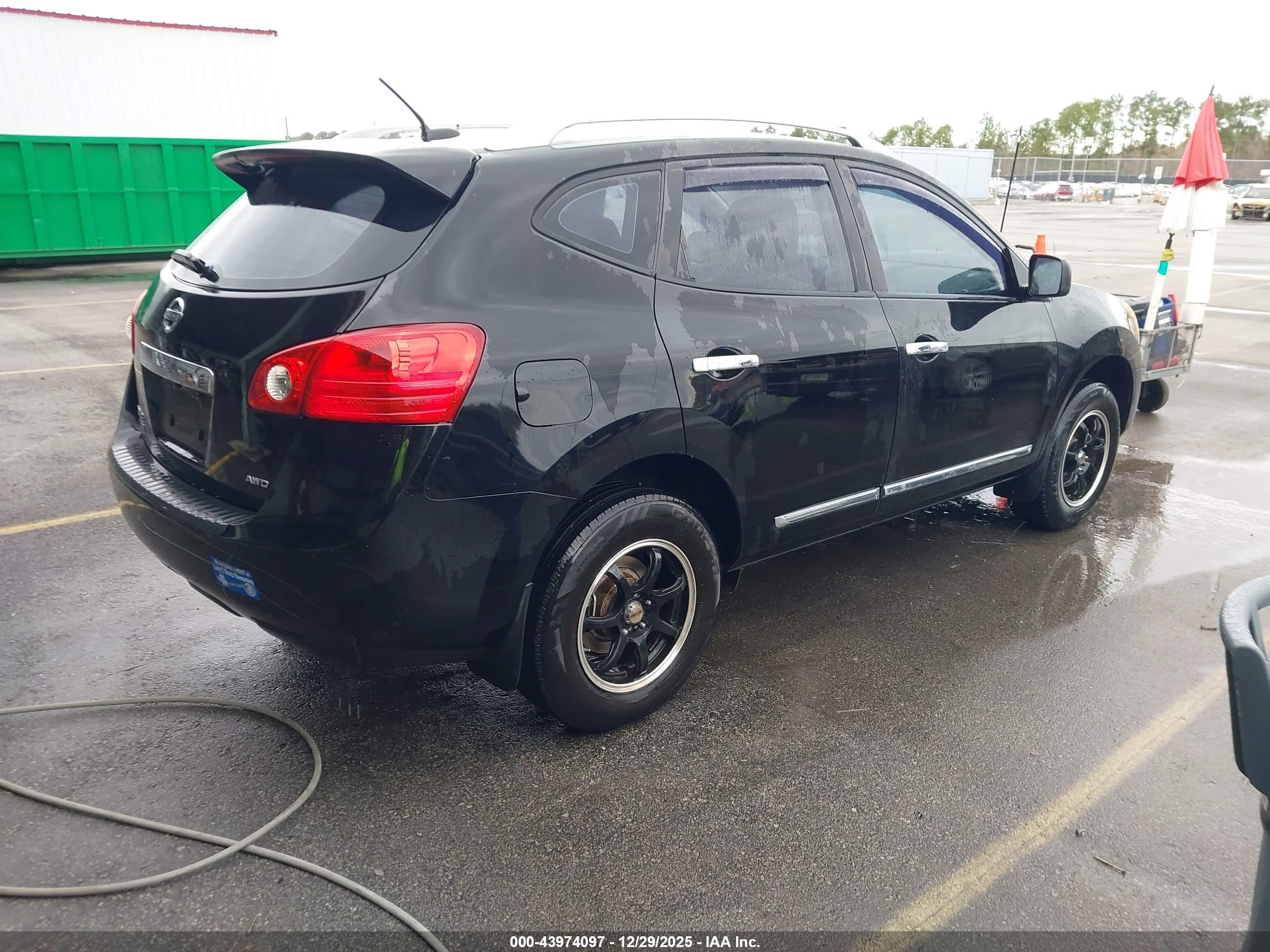 NISSAN ROGUE image 4