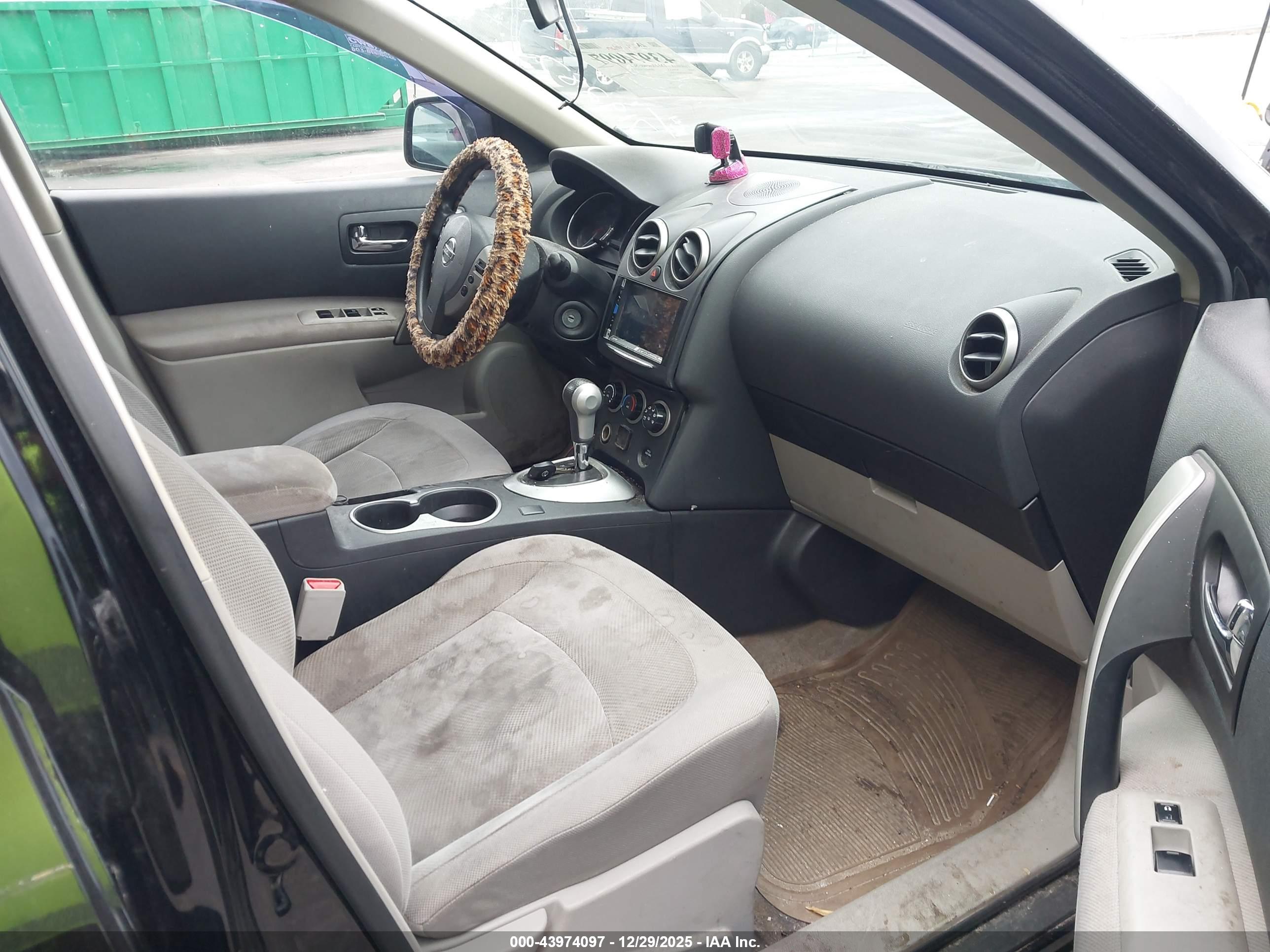 NISSAN ROGUE image 5