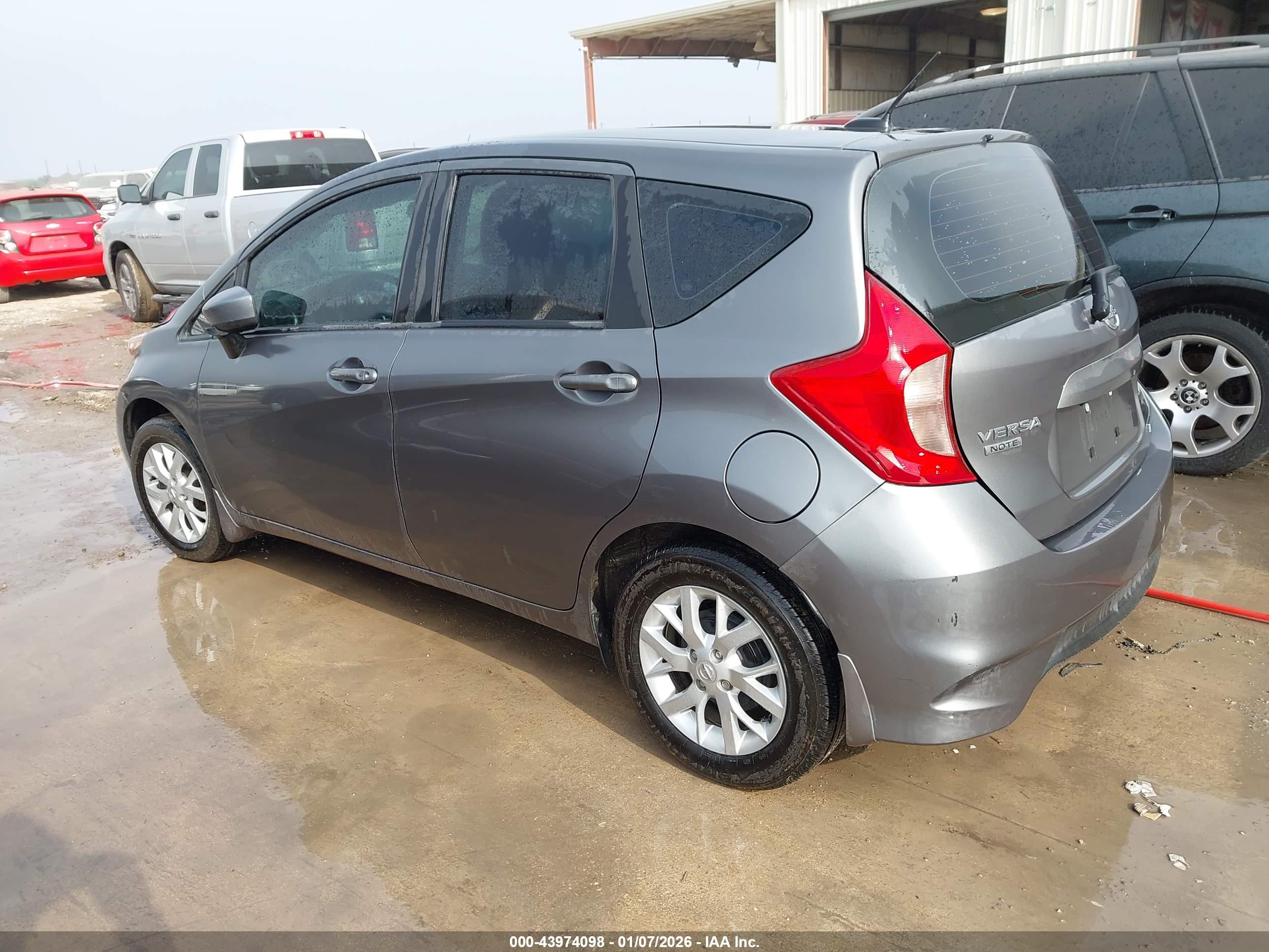 NISSAN VERSA image 3