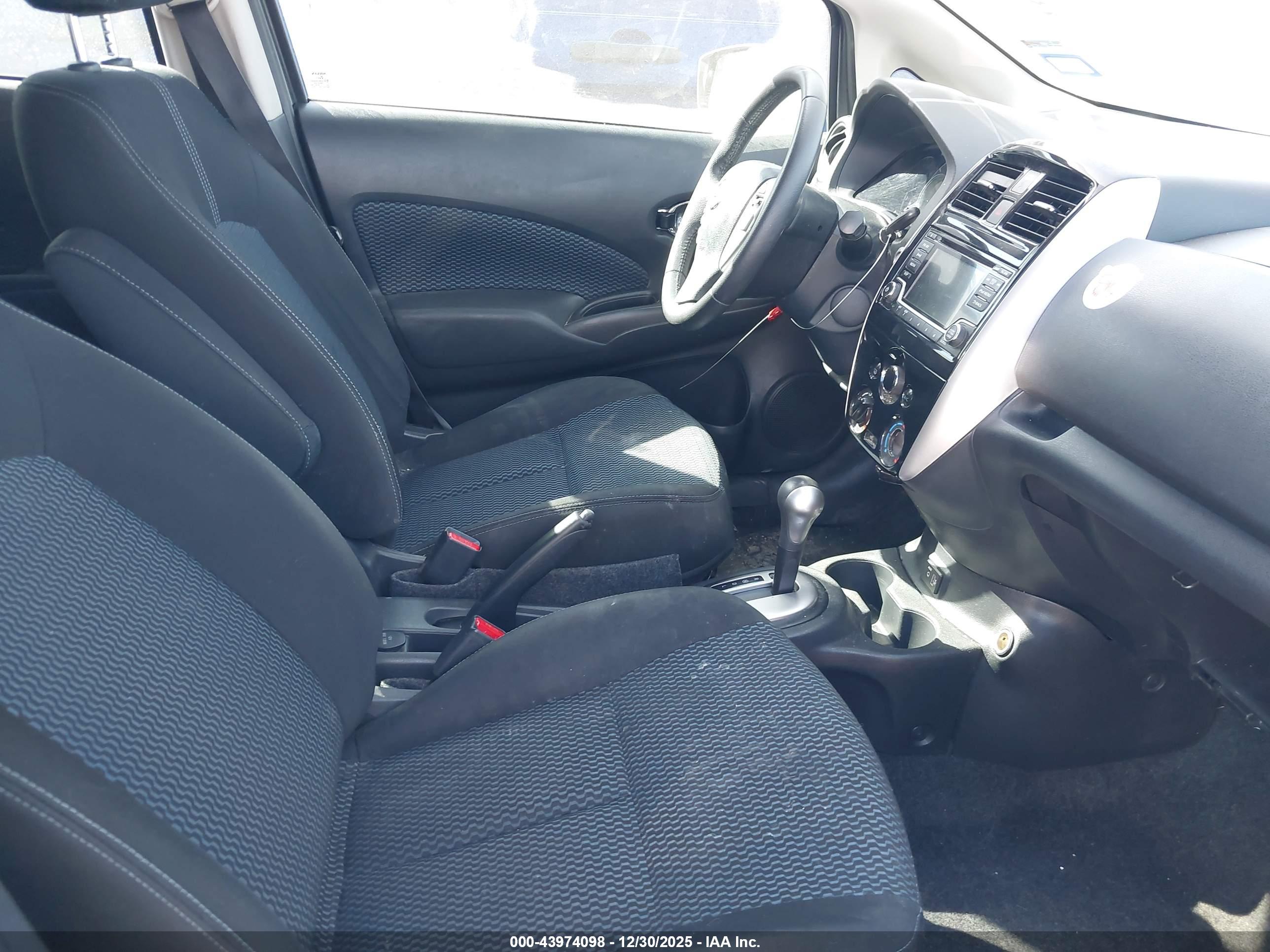 NISSAN VERSA image 5