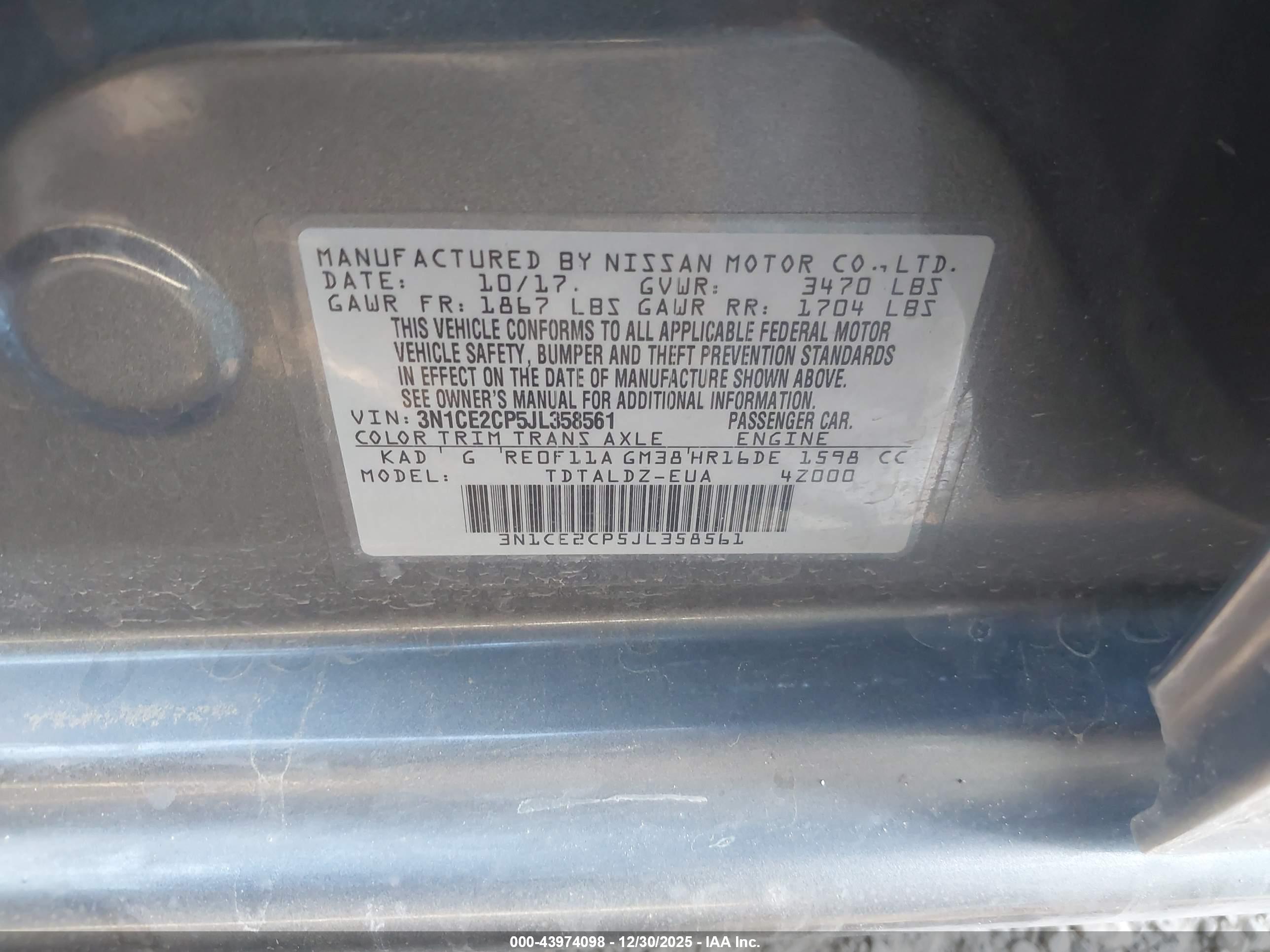 NISSAN VERSA image 9