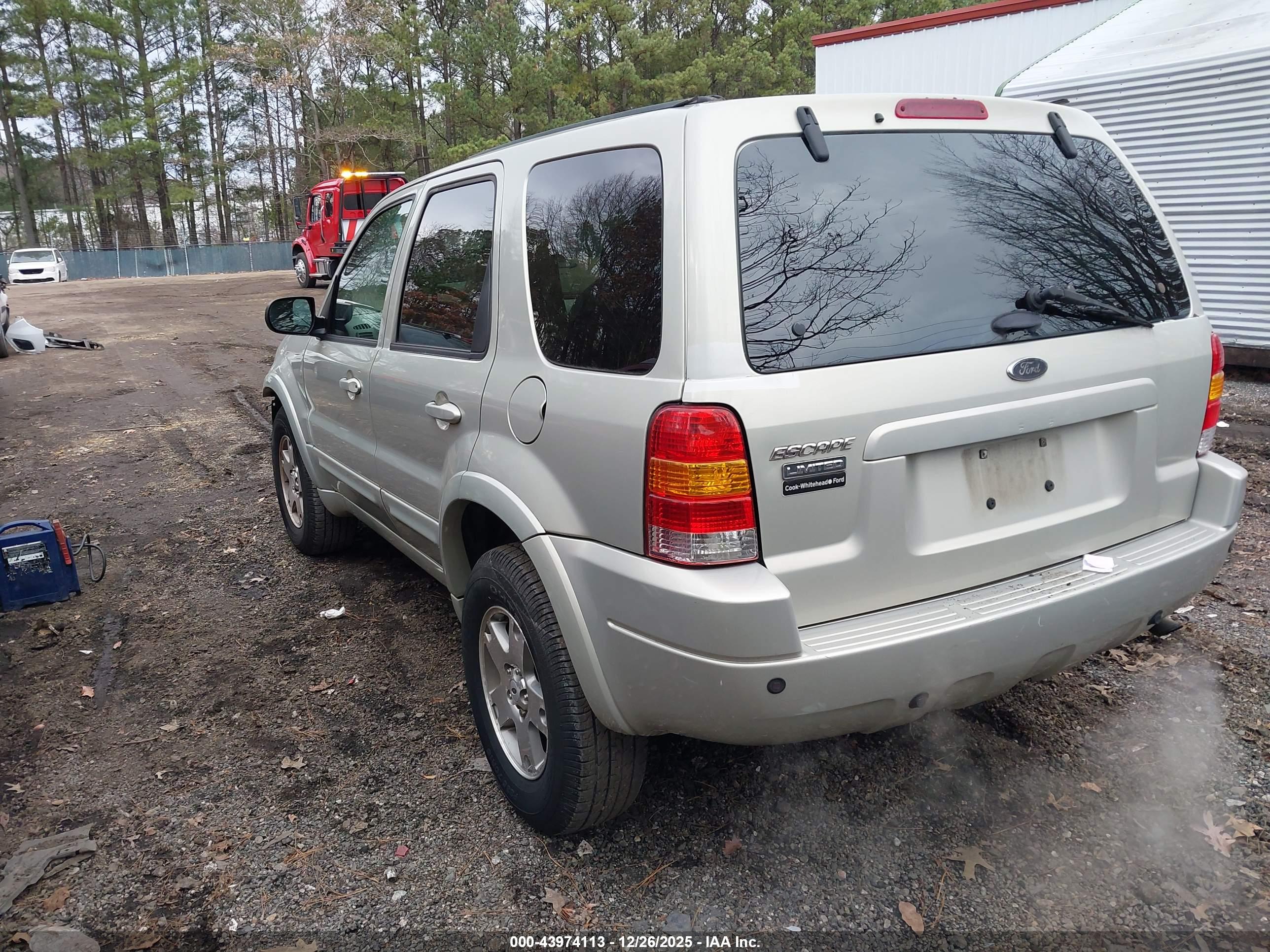 FORD ESCAPE image 3