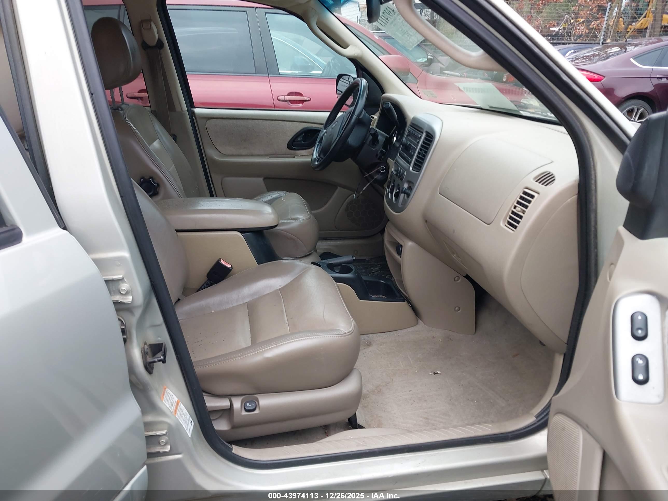 FORD ESCAPE image 5