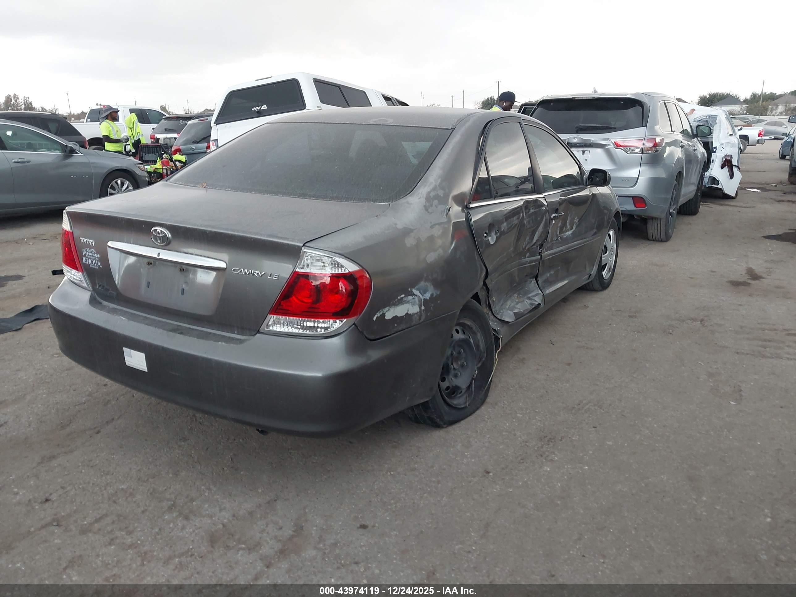 TOYOTA CAMRY image 4