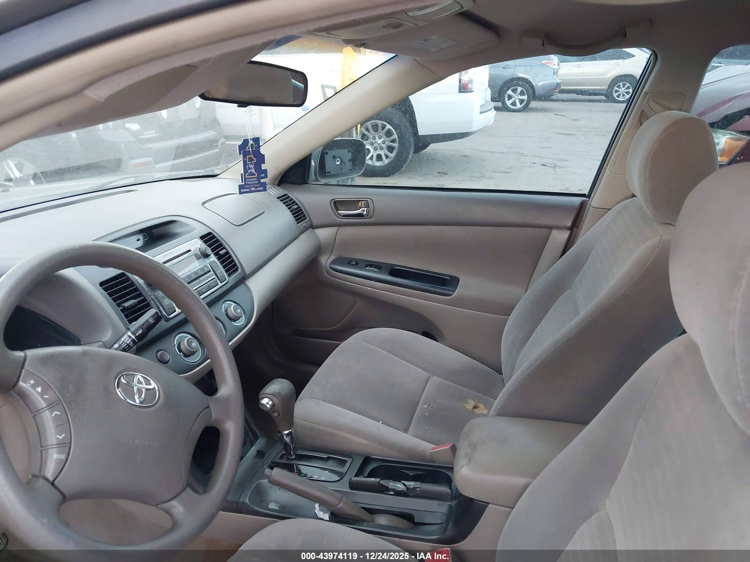 TOYOTA CAMRY image 5