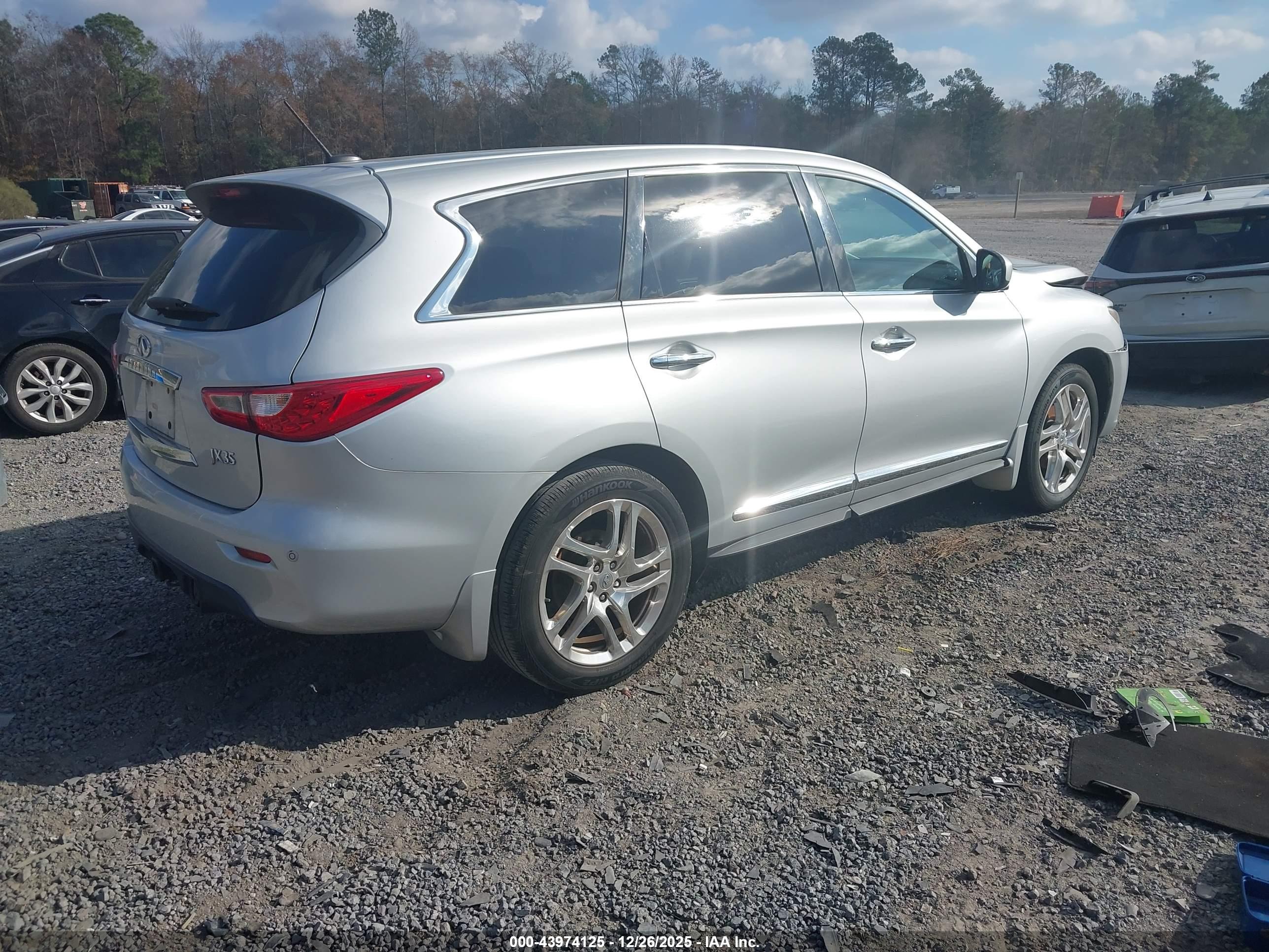INFINITI JX35 image 4