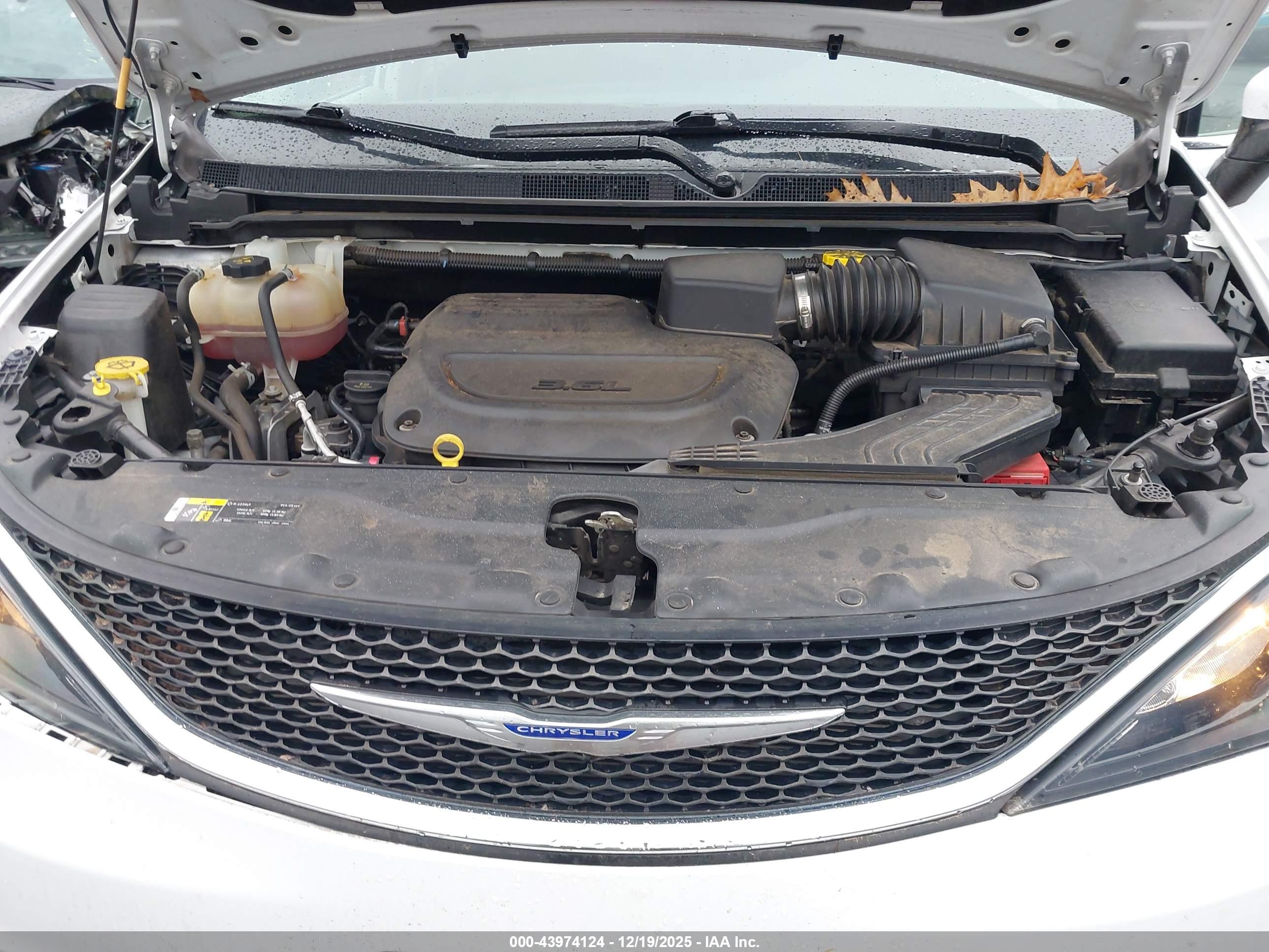 CHRYSLER VOYAGER image 10