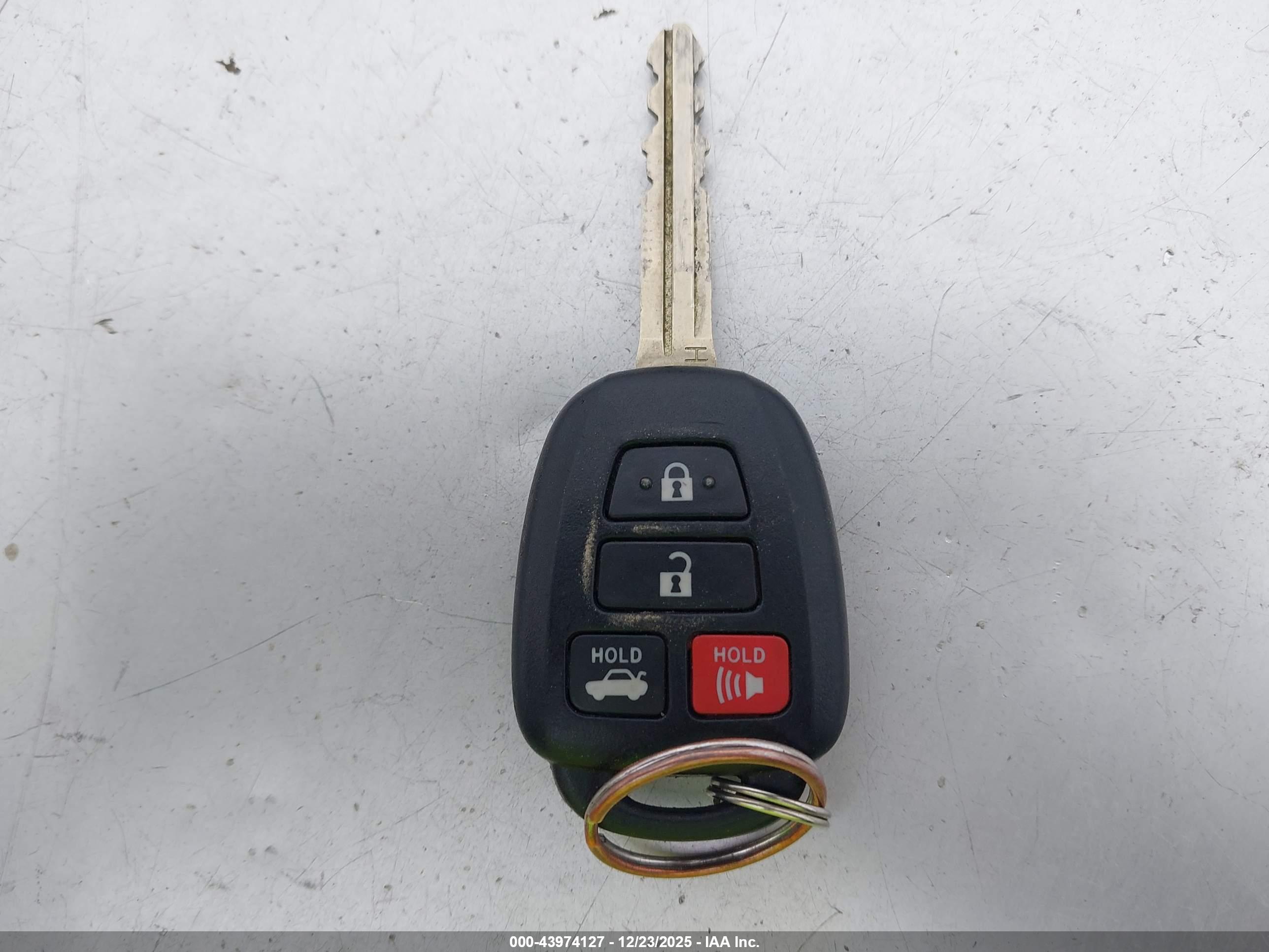 TOYOTA COROLLA image 11