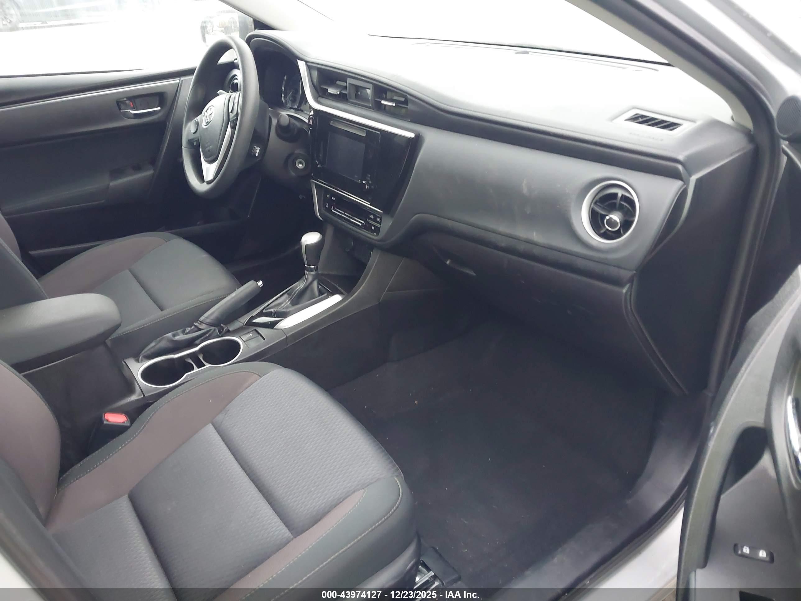 TOYOTA COROLLA image 5
