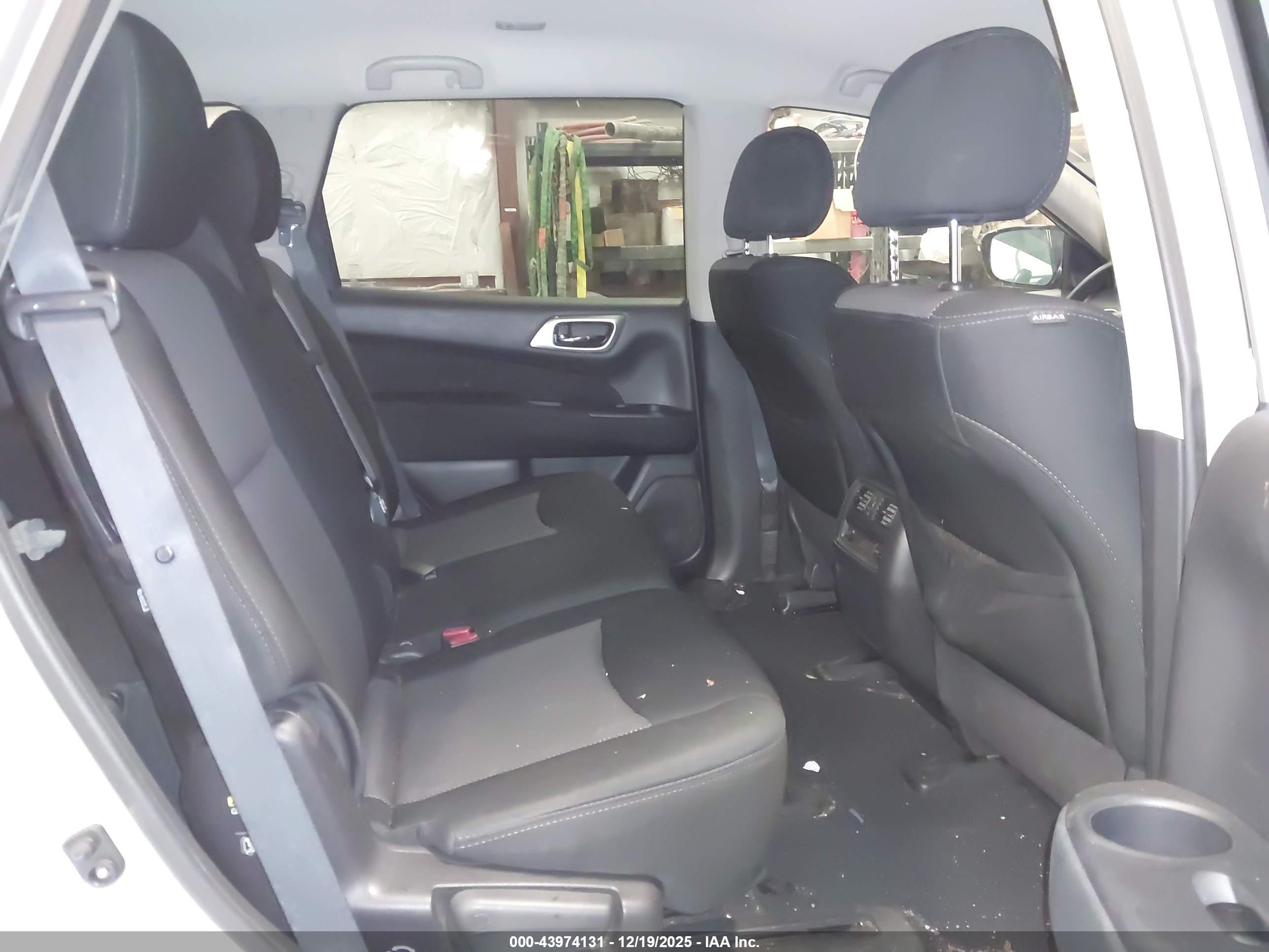 NISSAN PATHFINDER image 8
