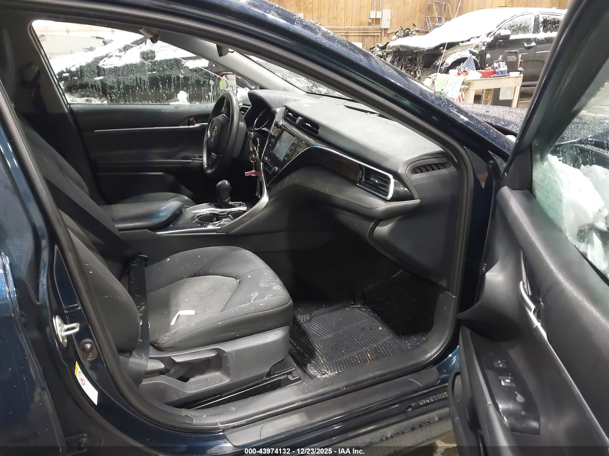 TOYOTA CAMRY image 5