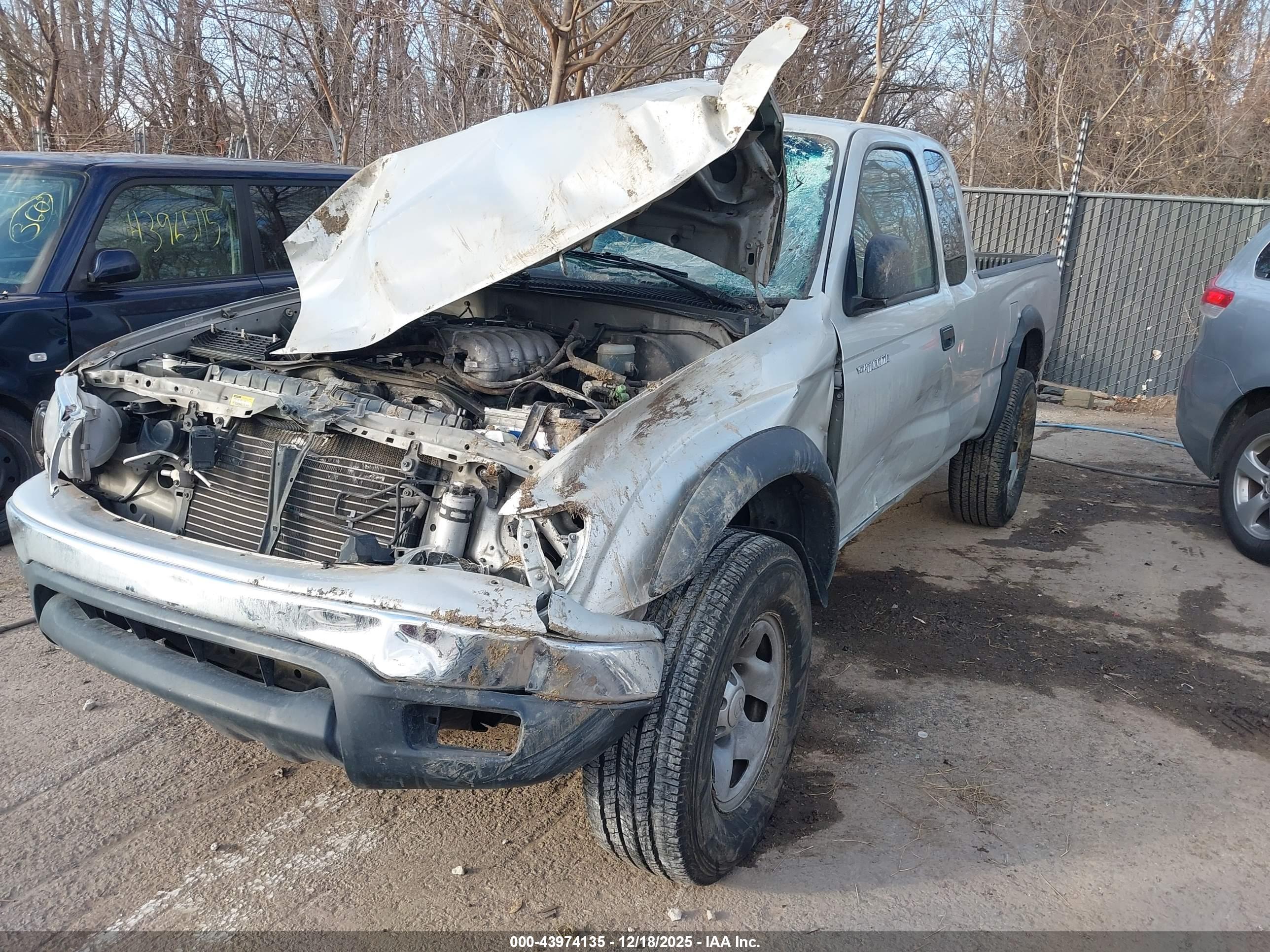 TOYOTA TACOMA image 2