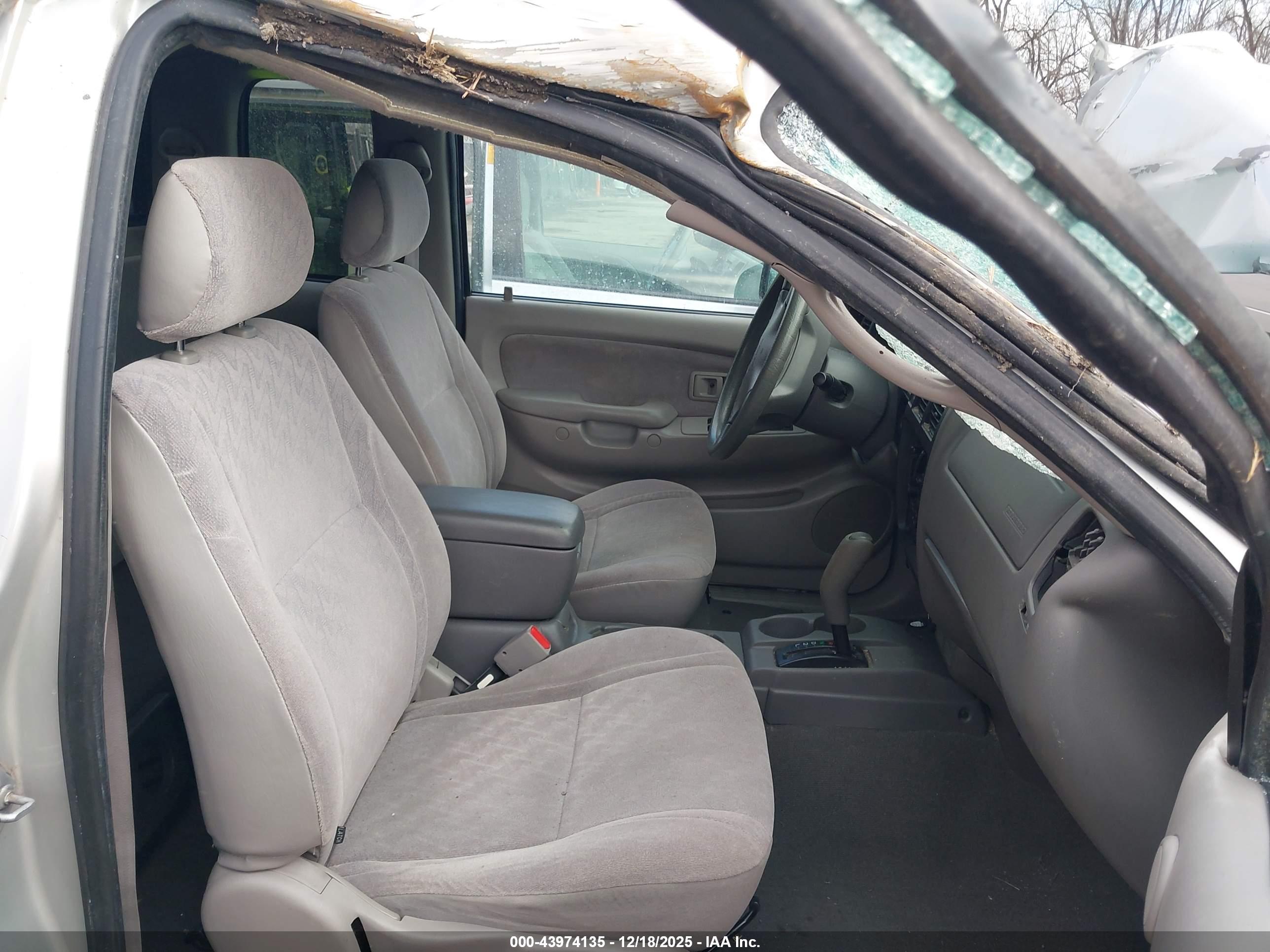 TOYOTA TACOMA image 5