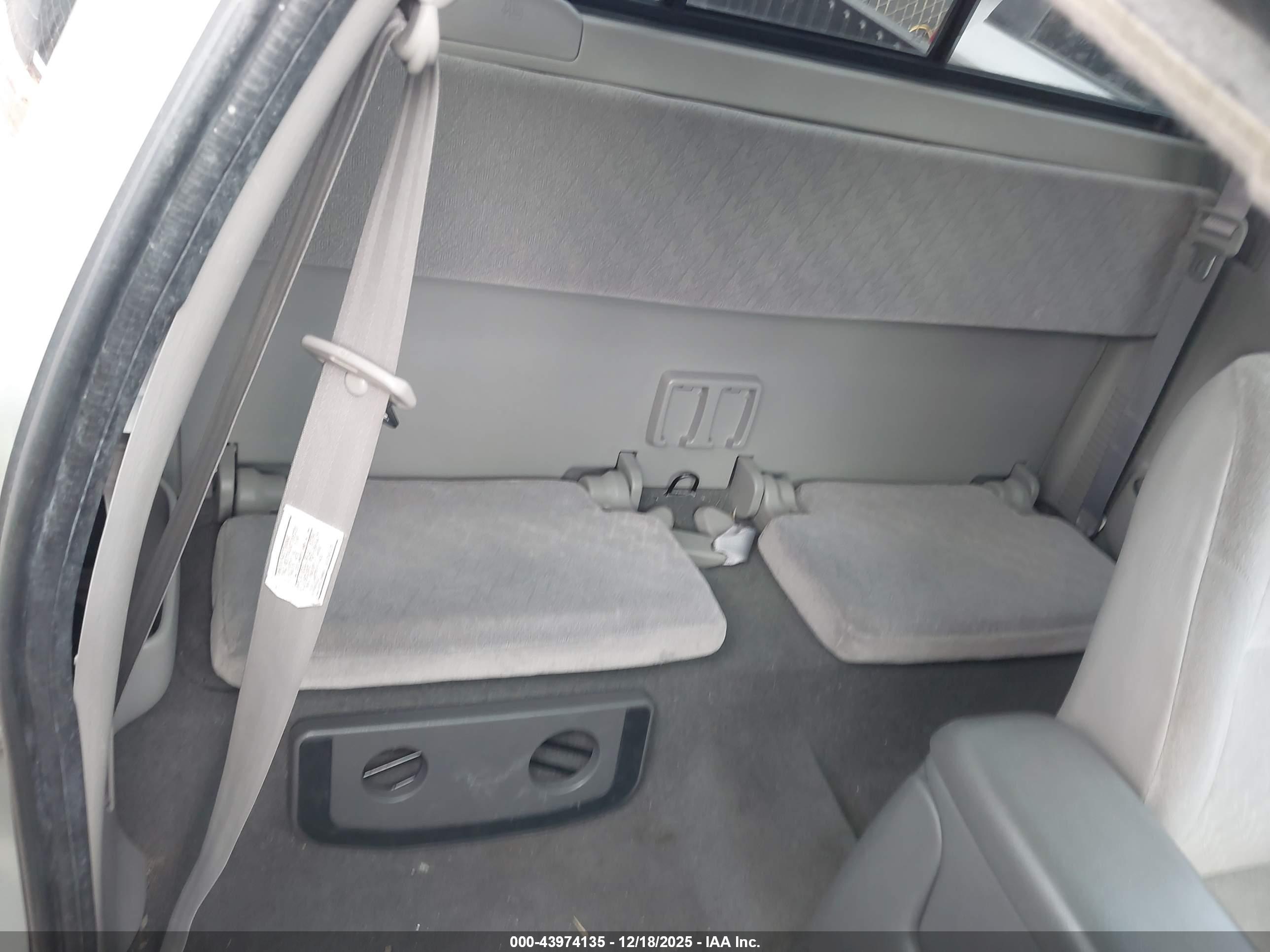 TOYOTA TACOMA image 8