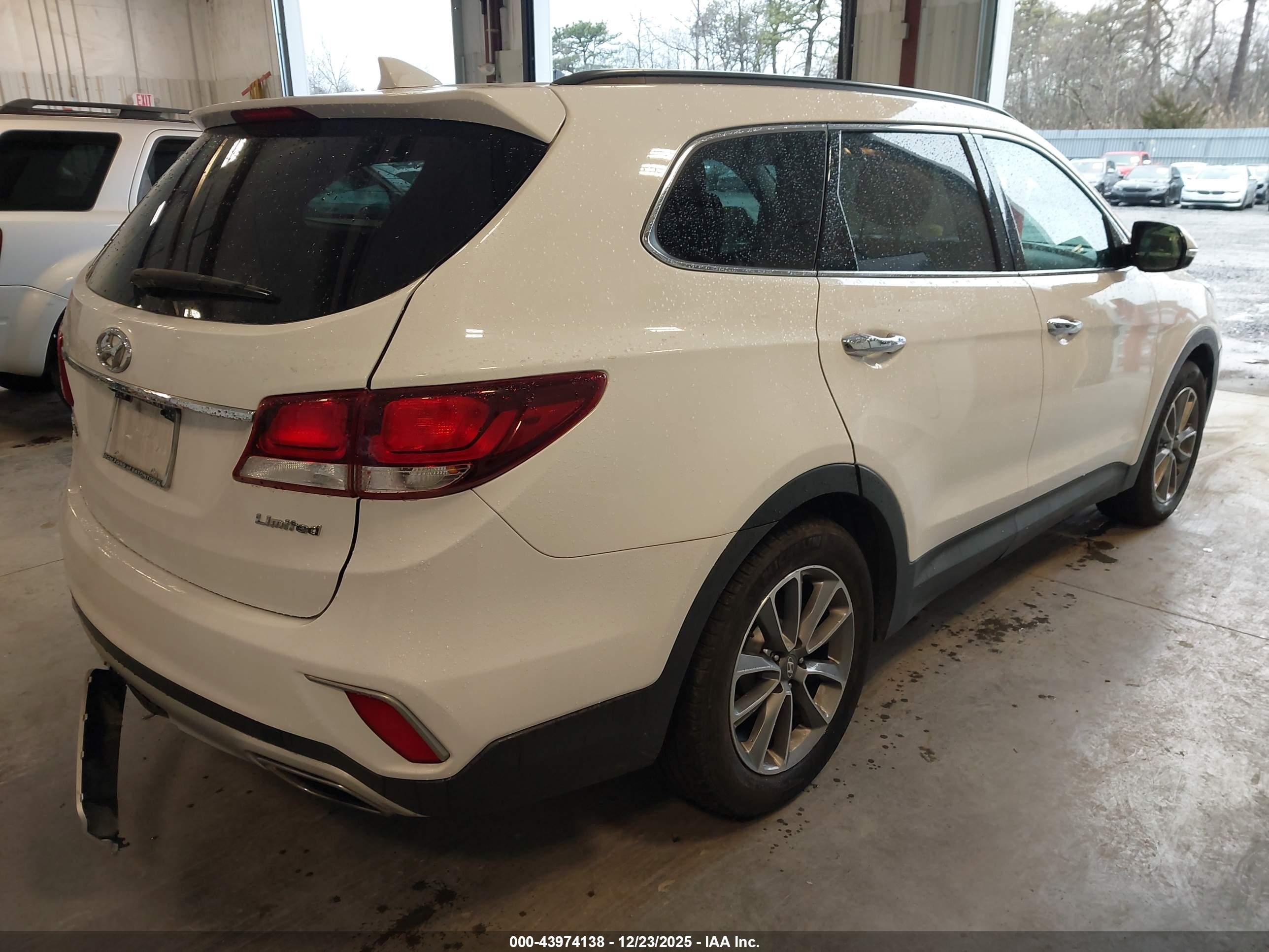 HYUNDAI SANTA image 4