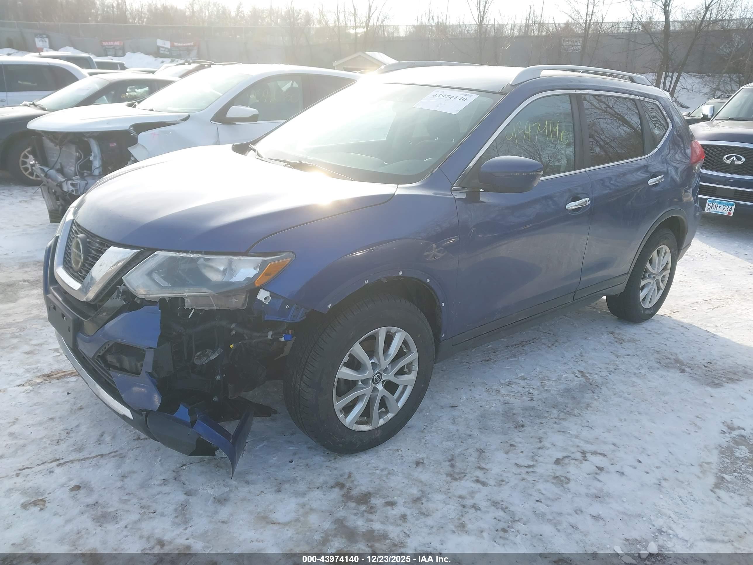 NISSAN ROGUE image 2