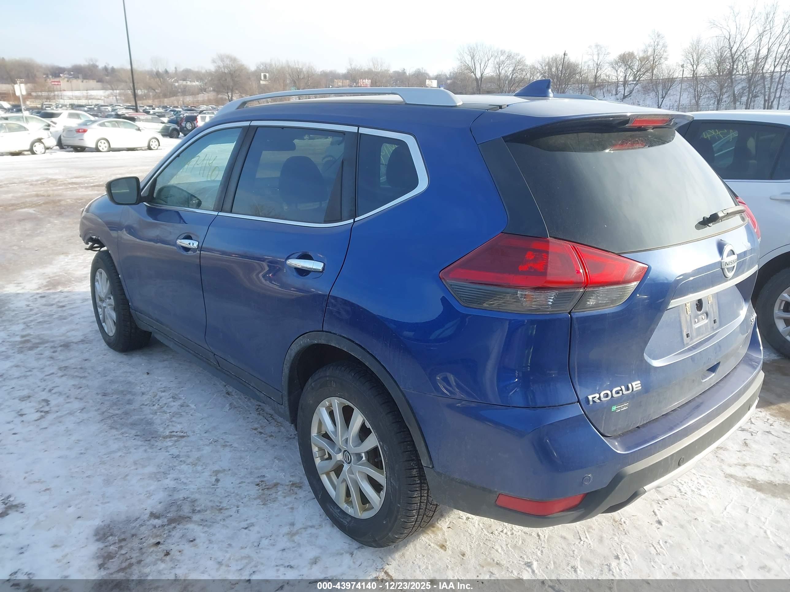 NISSAN ROGUE image 3