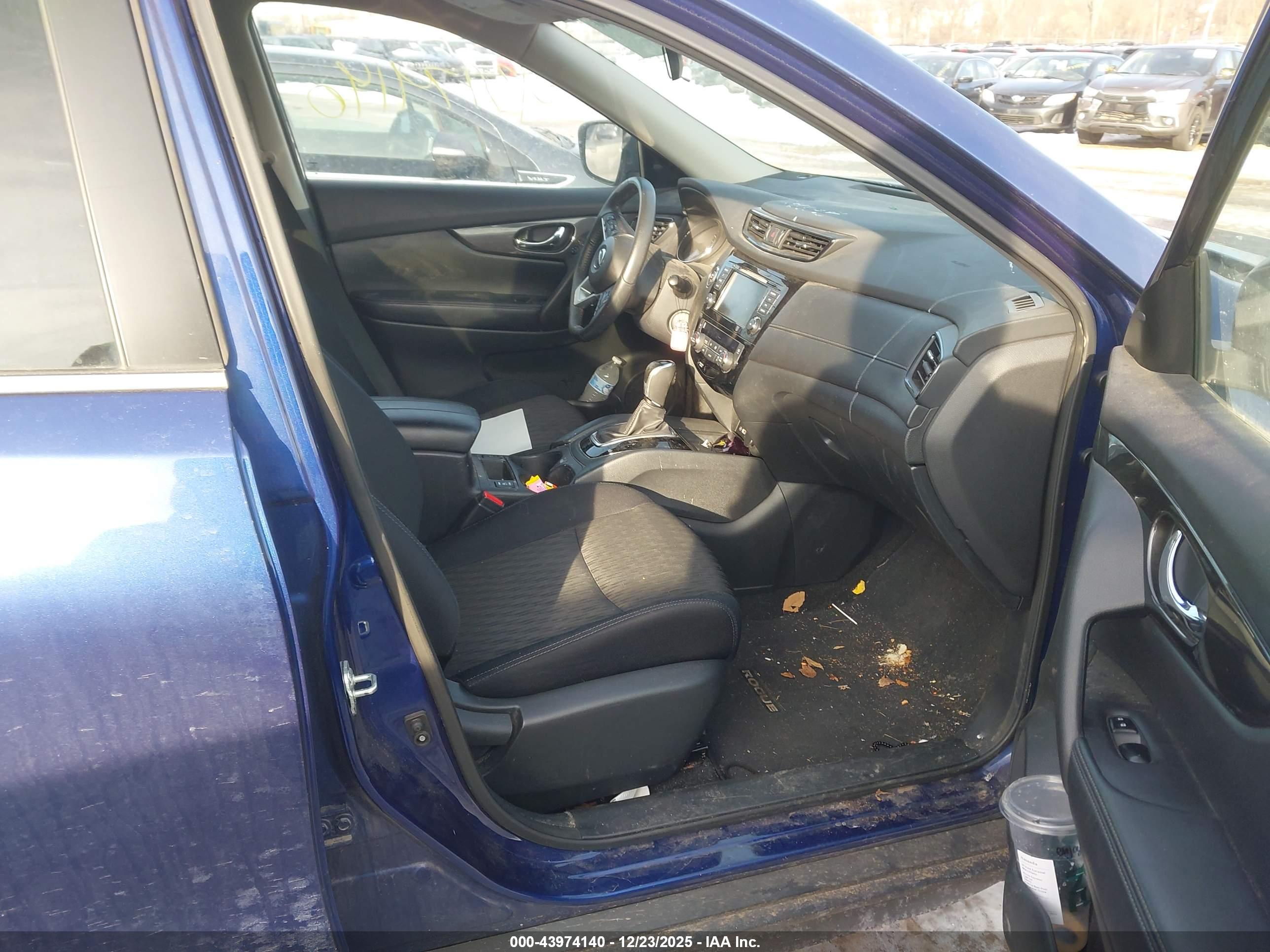 NISSAN ROGUE image 5