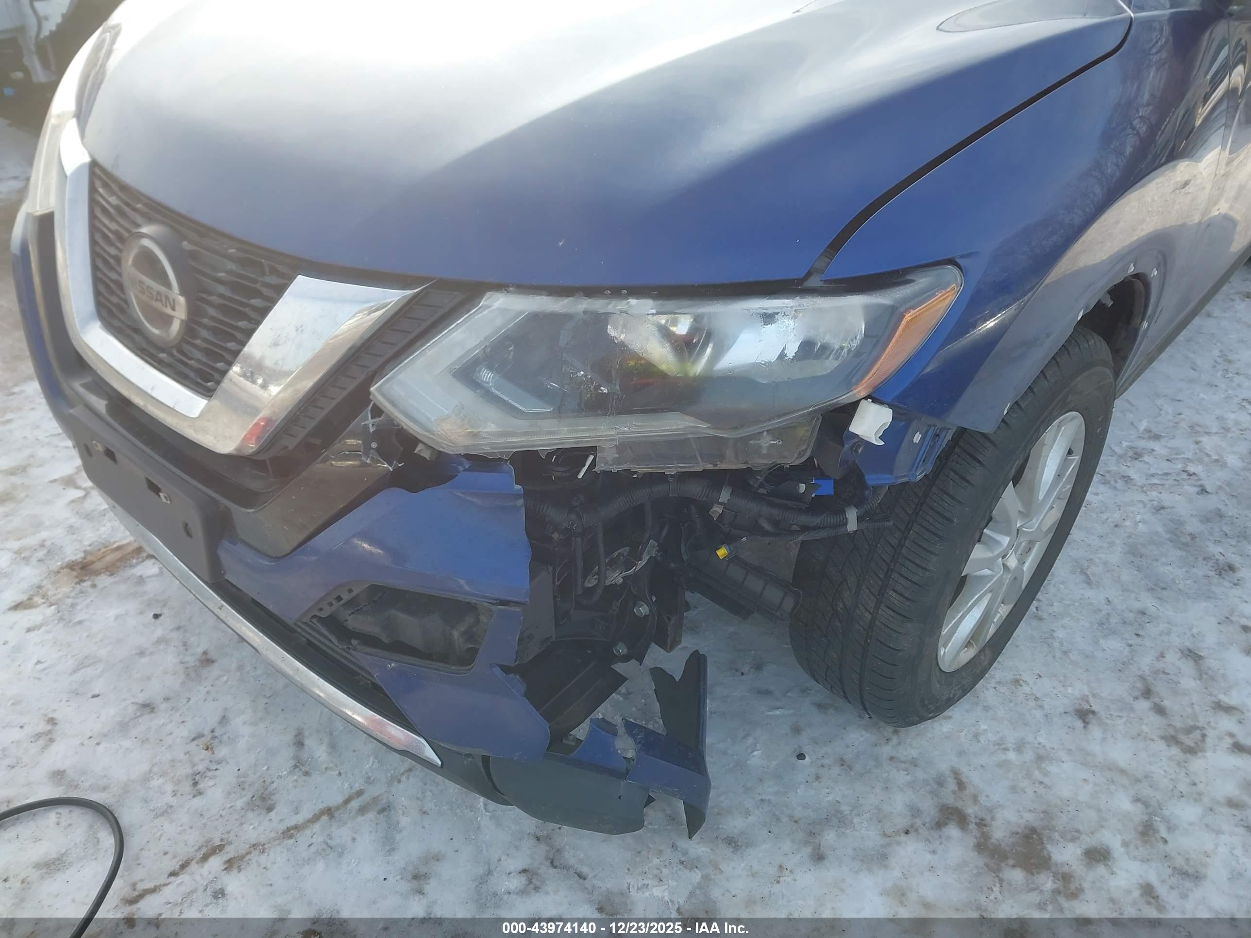 NISSAN ROGUE image 6