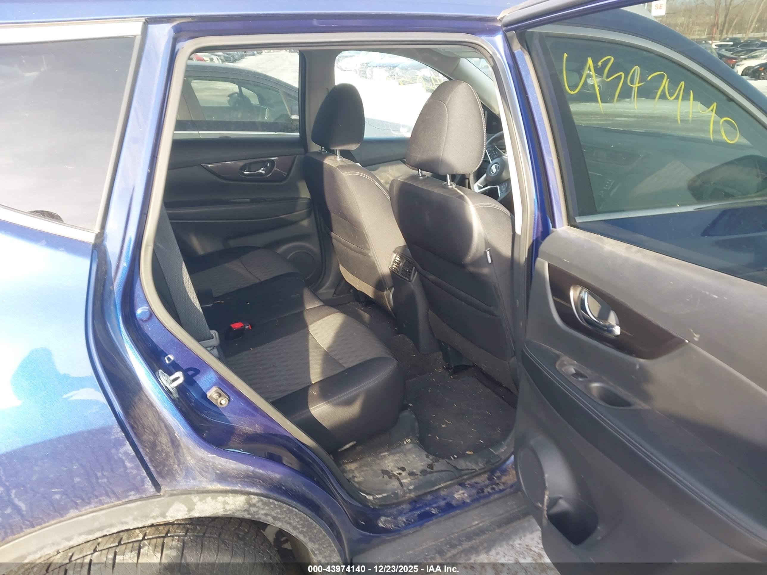 NISSAN ROGUE image 8