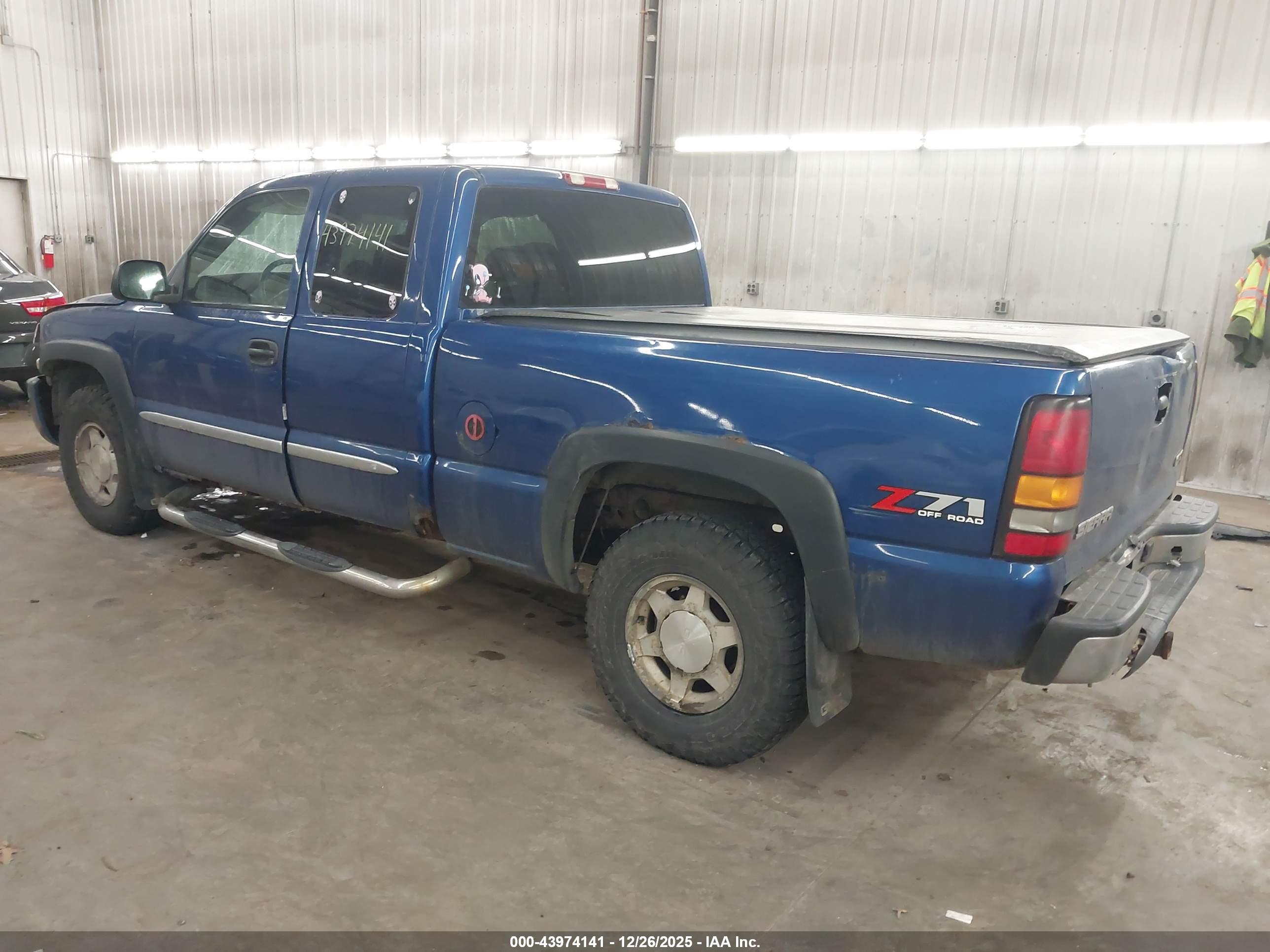 GMC SIERRA image 3