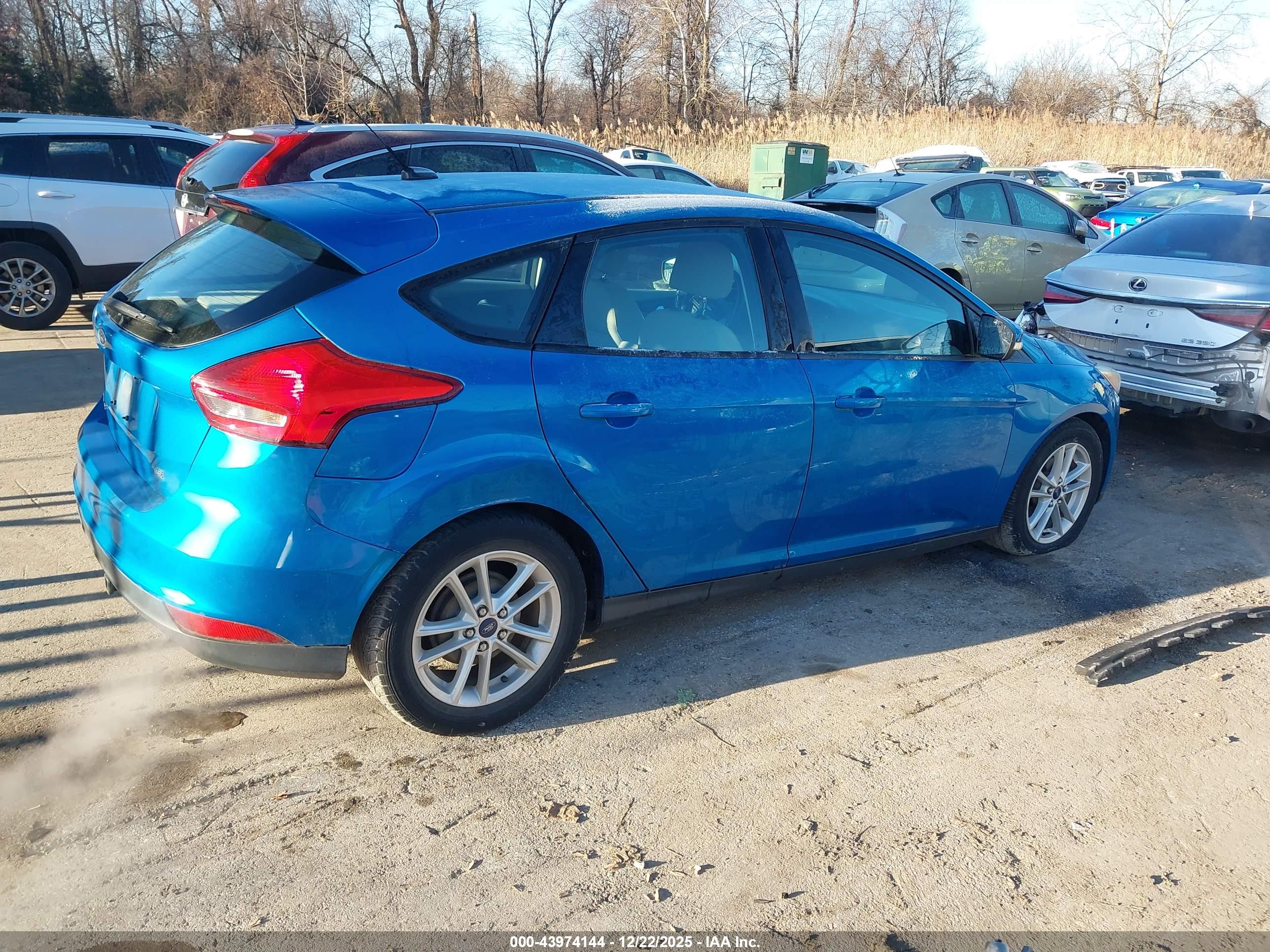 FORD FOCUS image 4