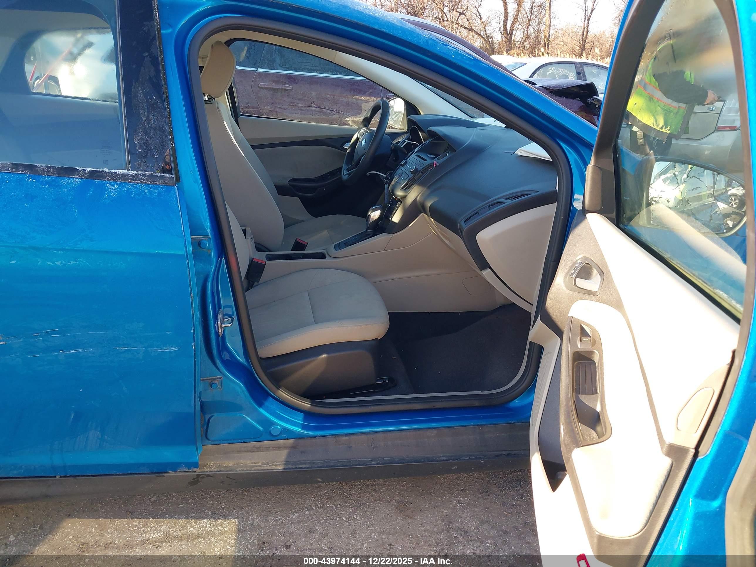 FORD FOCUS image 5