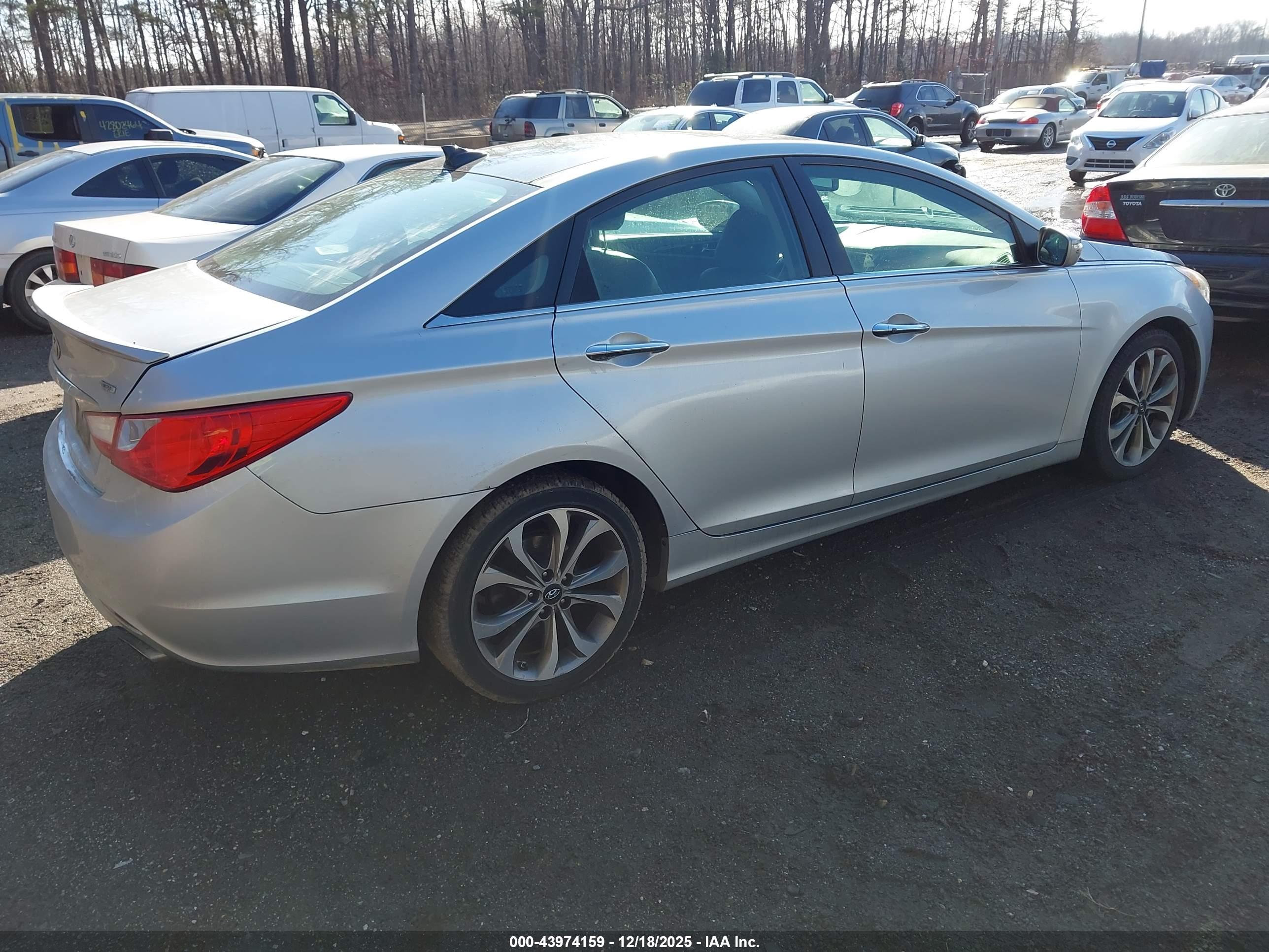 HYUNDAI SONATA image 4