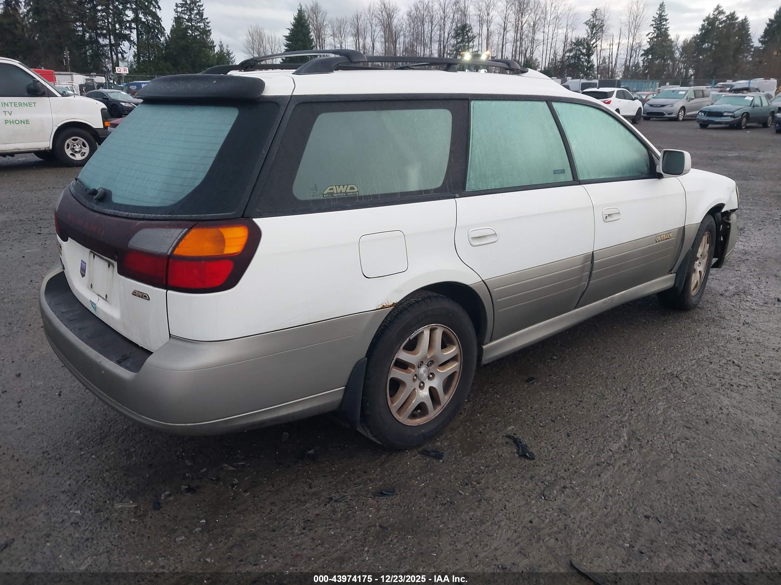 SUBARU OUTBACK image 4