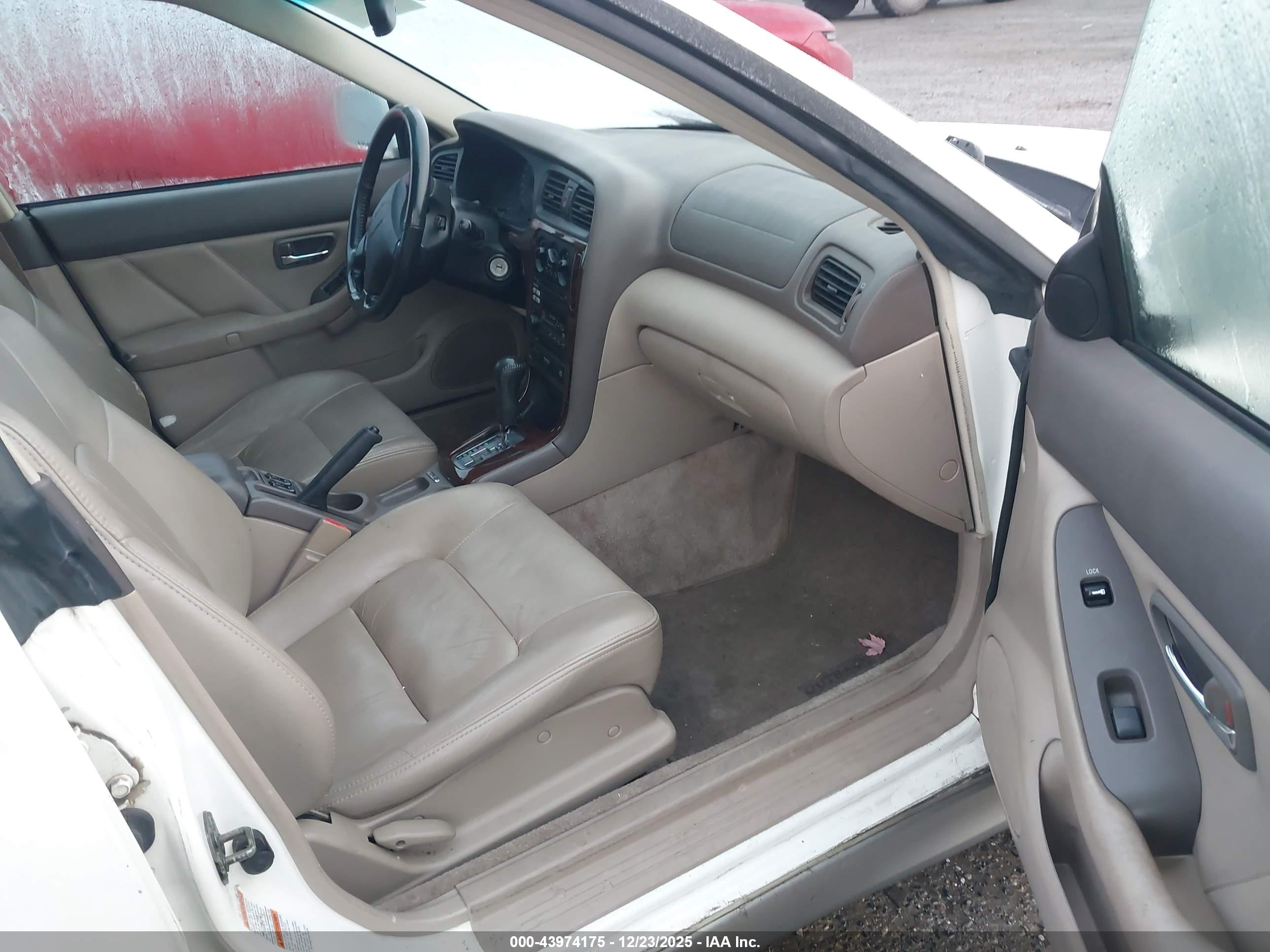 SUBARU OUTBACK image 5