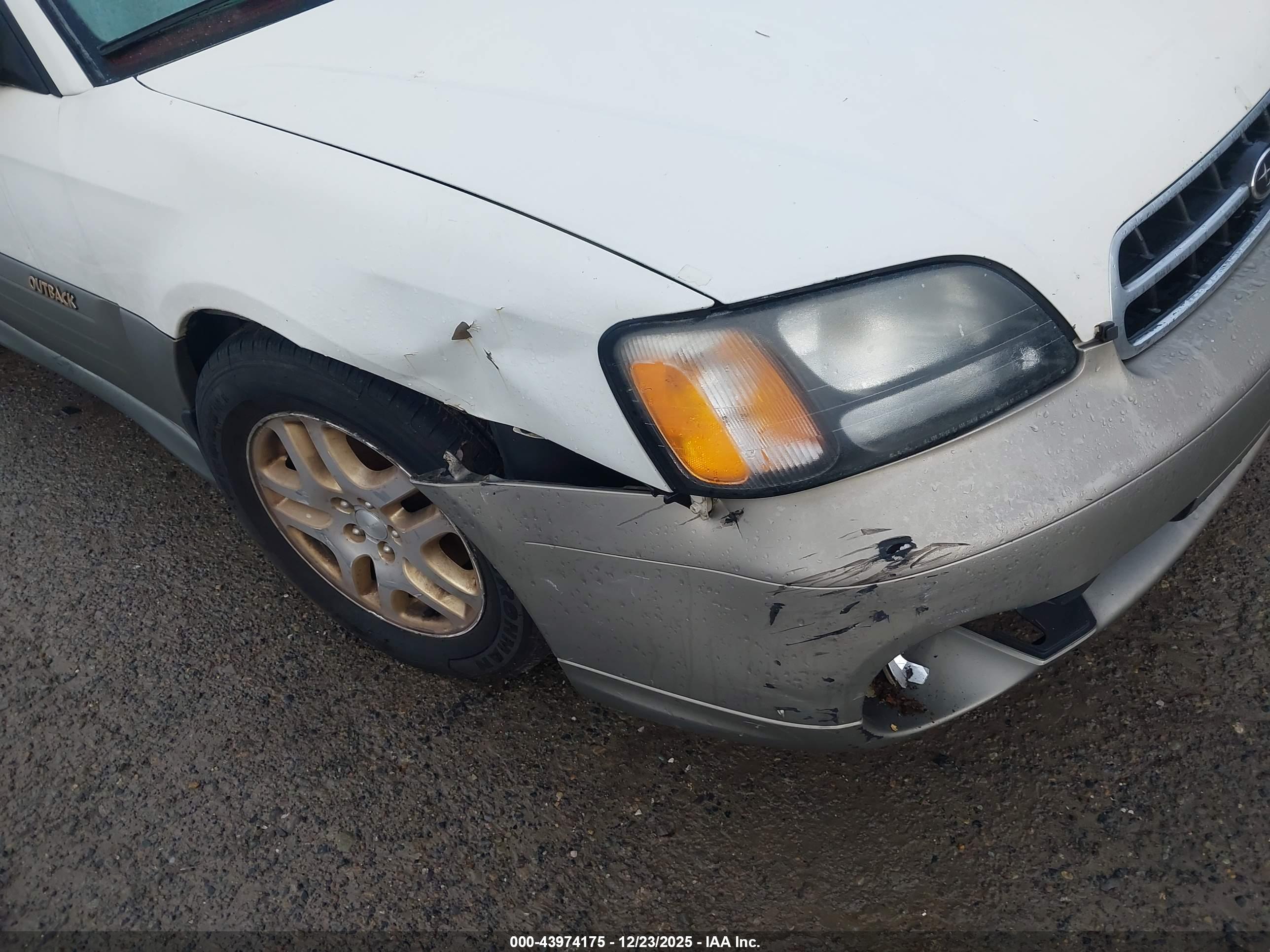 SUBARU OUTBACK image 6